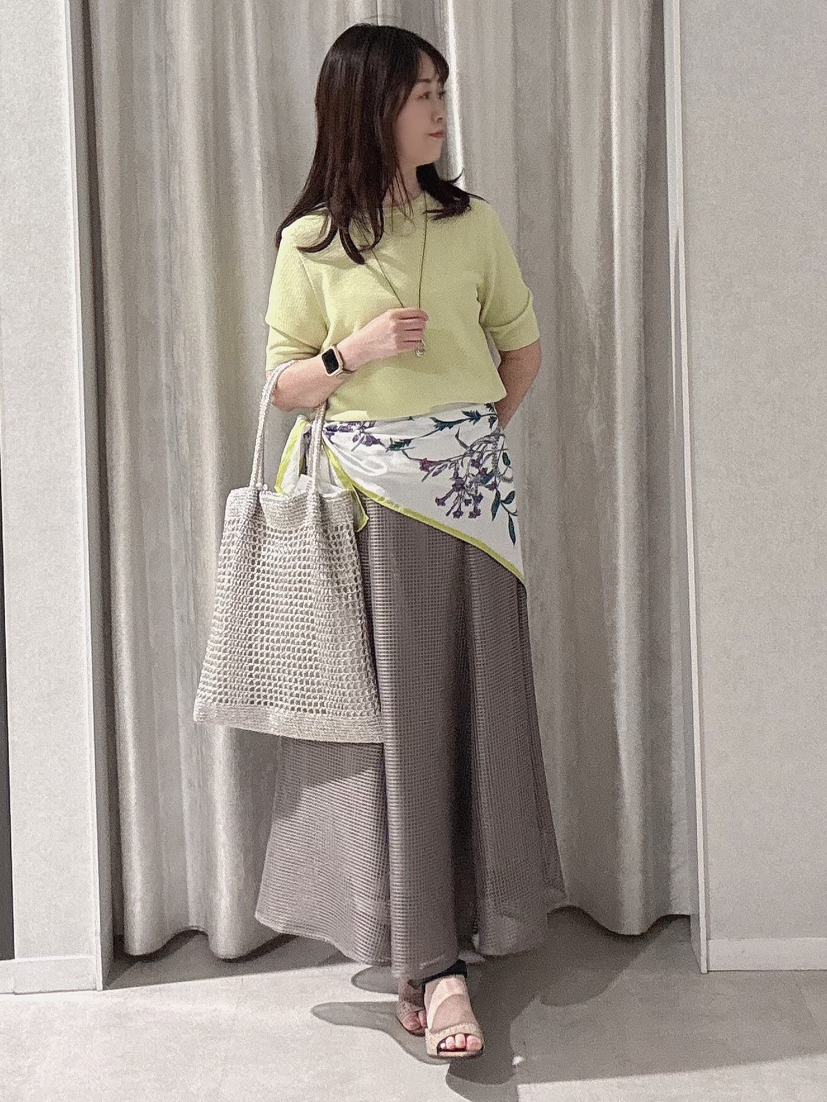makiさんの「UNTITLED｜【アンサンブル可】ラメ混クルーネックプルオーバー」を使ったコーディネート