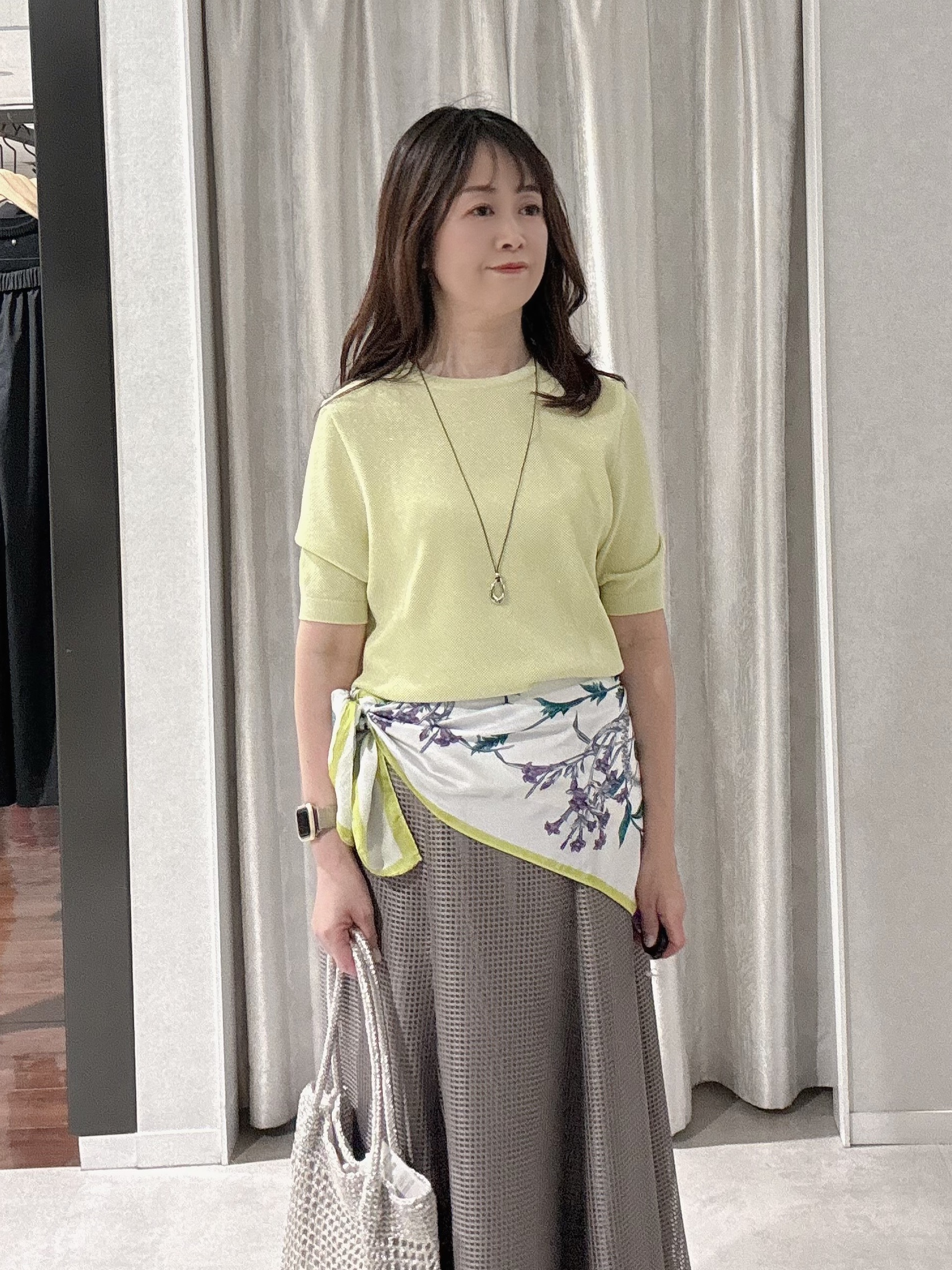 makiさんの「UNTITLED｜【アンサンブル可】ラメ混クルーネックプルオーバー」を使ったコーディネート