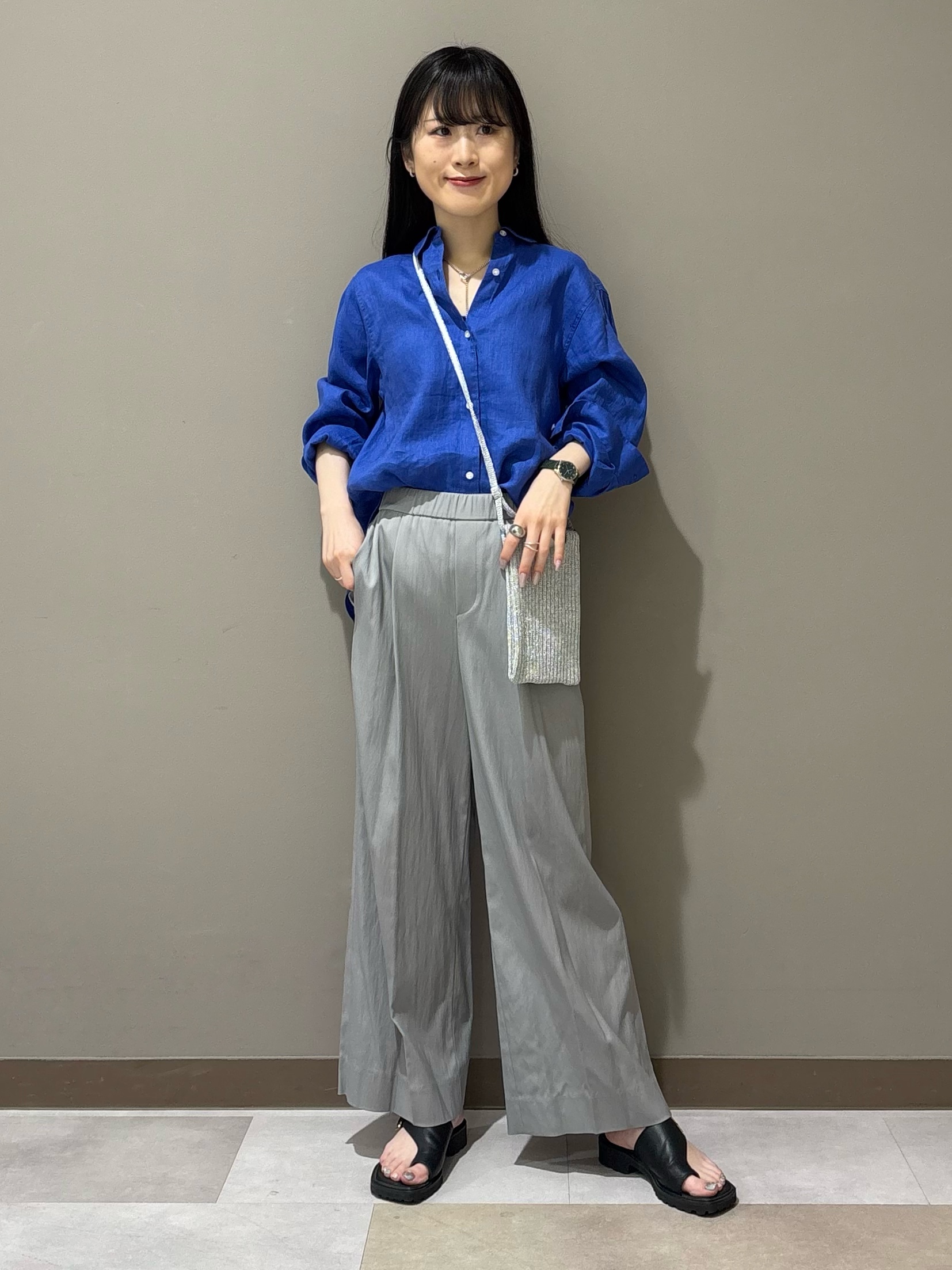 KEIKOさんの「INDIVI｜【接触冷感／2WAY】カシュクールリネンシャツ」を使ったコーディネート