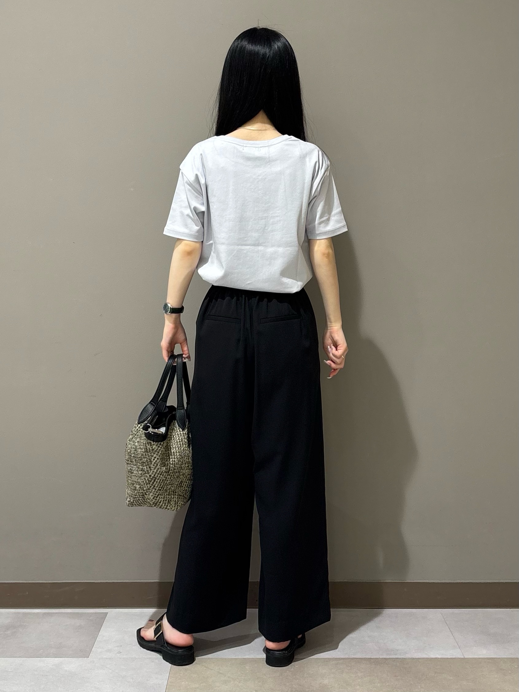 KEIKOさんの「INDIVI｜【さらに軽く軽快！／着る日傘】ノーカラージャケット」を使ったコーディネート