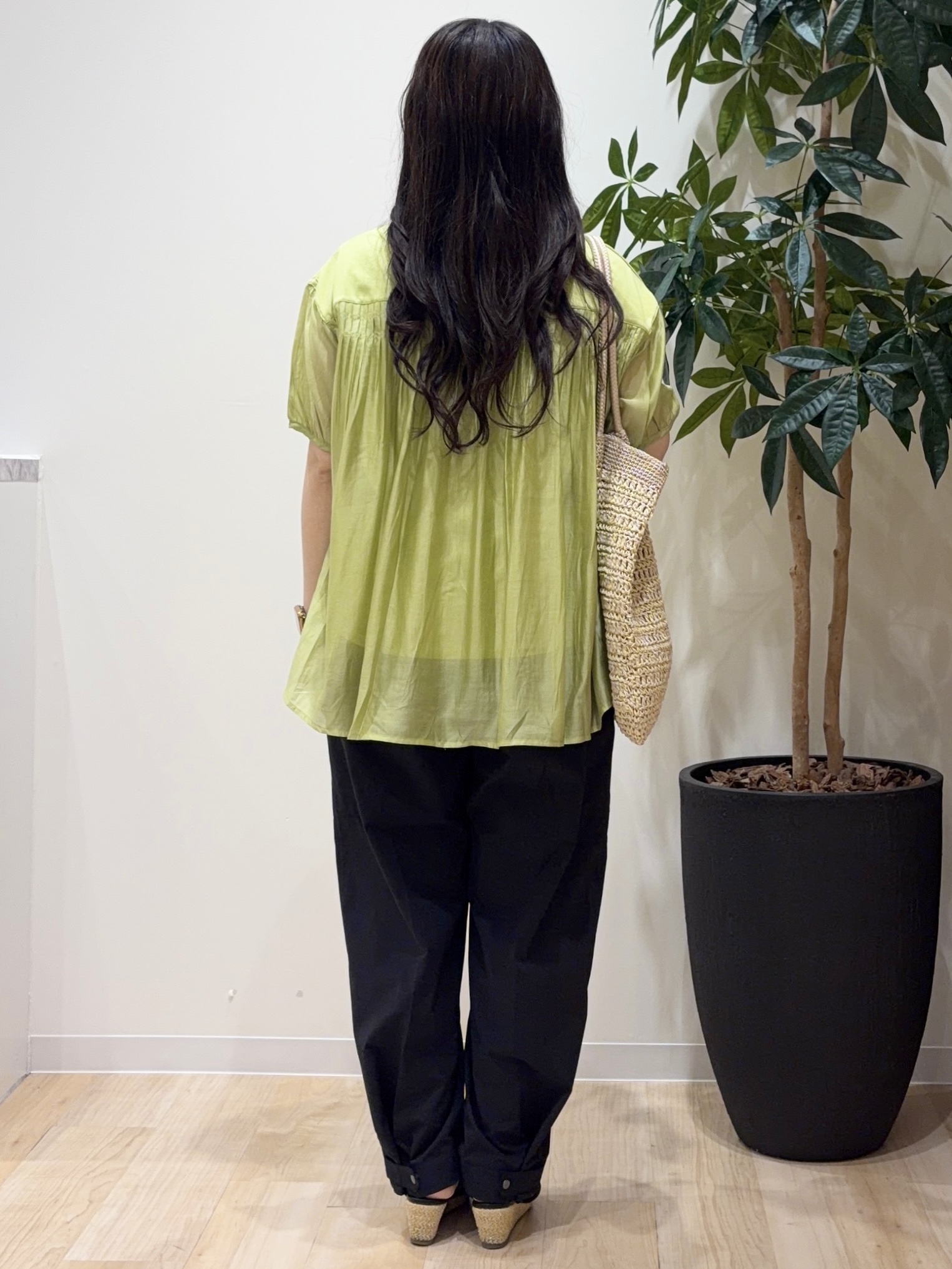 minamiさんの「grove｜【貴島明日香さん着用/UVカット】体型カバー叶う、バックプリーツTシャツ」を使ったコーディネート