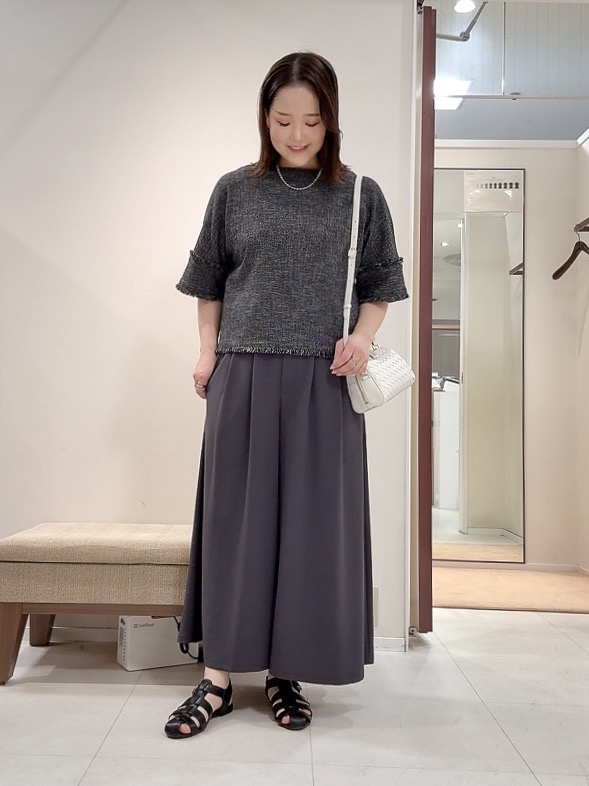 YUIさんの「UNTITLED｜ドライミックスツィードブラウス」を使ったコーディネート
