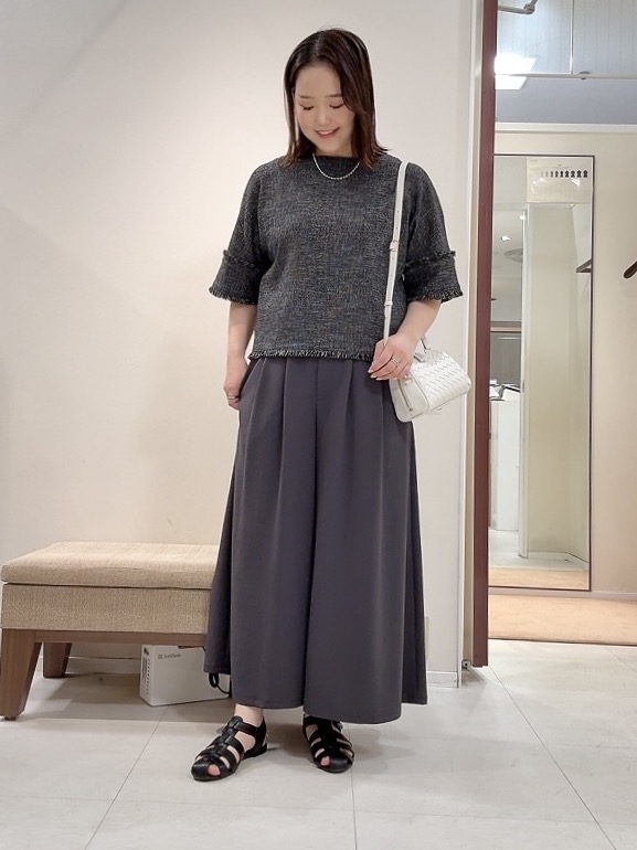 YUIさんの「UNTITLED｜ドライミックスツィードブラウス」を使ったコーディネート
