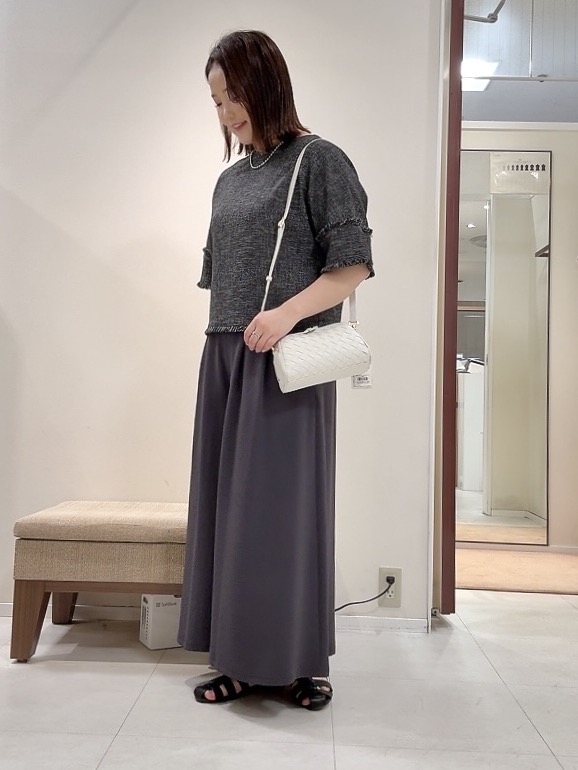 YUIさんの「UNTITLED｜ドライミックスツィードブラウス」を使ったコーディネート