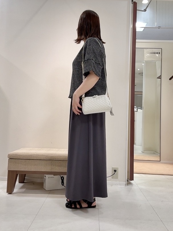 YUIさんの「UNTITLED｜ドライミックスツィードブラウス」を使ったコーディネート