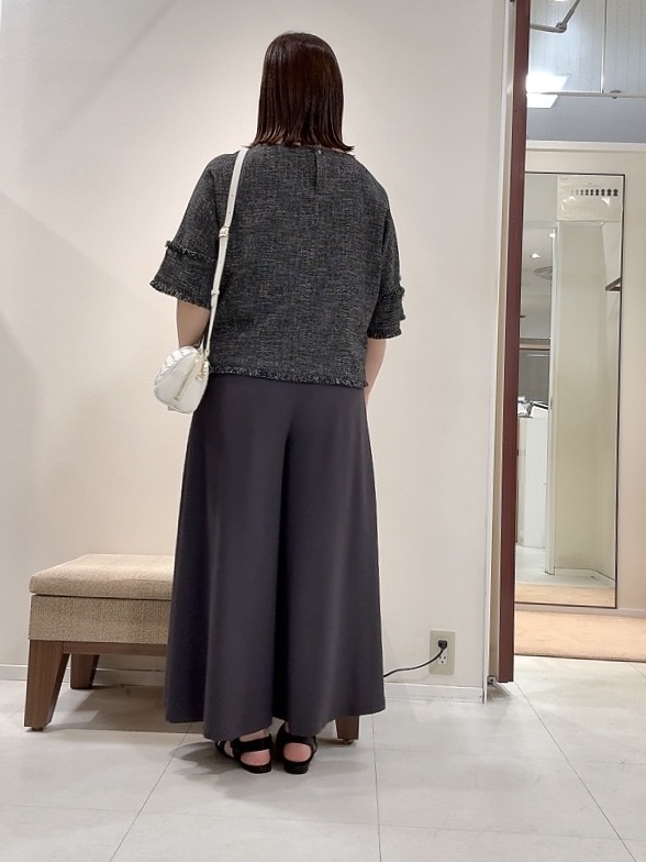 YUIさんの「UNTITLED｜ドライミックスツィードブラウス」を使ったコーディネート