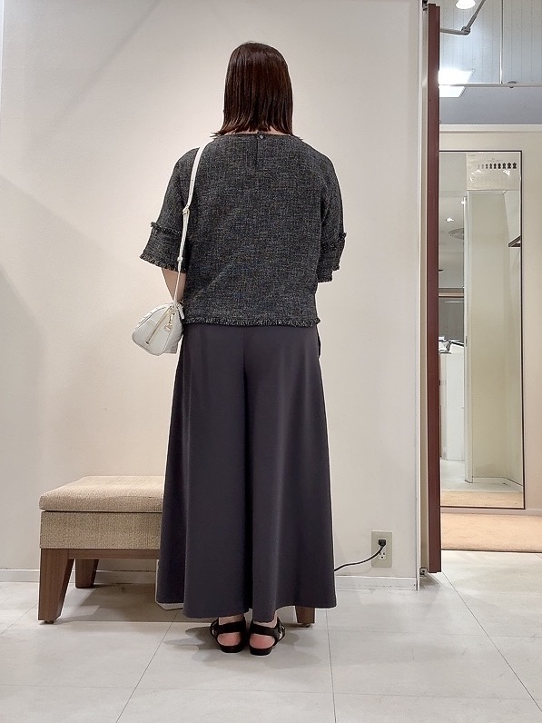 YUIさんの「UNTITLED｜ドライミックスツィードブラウス」を使ったコーディネート