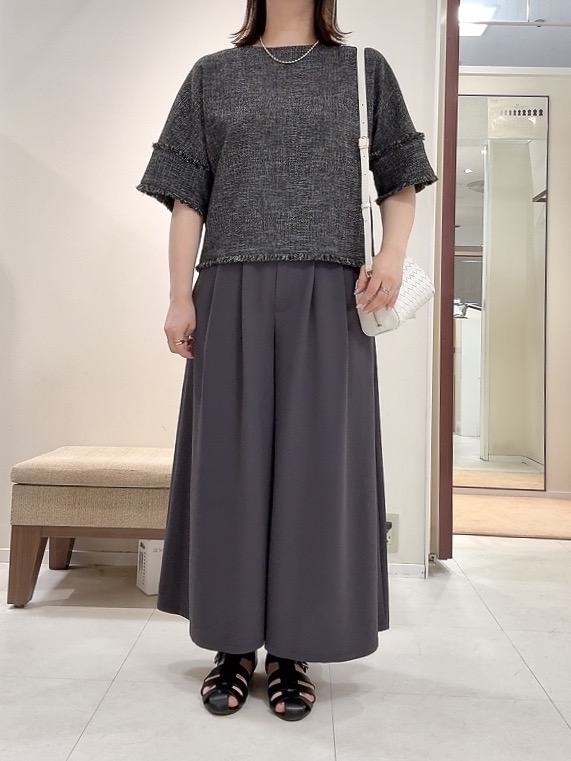 YUIさんの「UNTITLED｜ドライミックスツィードブラウス」を使ったコーディネート