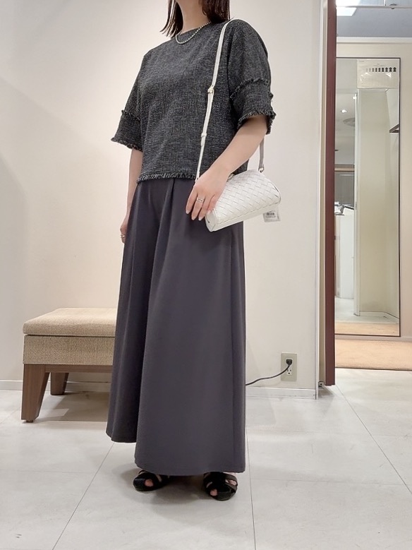 YUIさんの「UNTITLED｜ドライミックスツィードブラウス」を使ったコーディネート