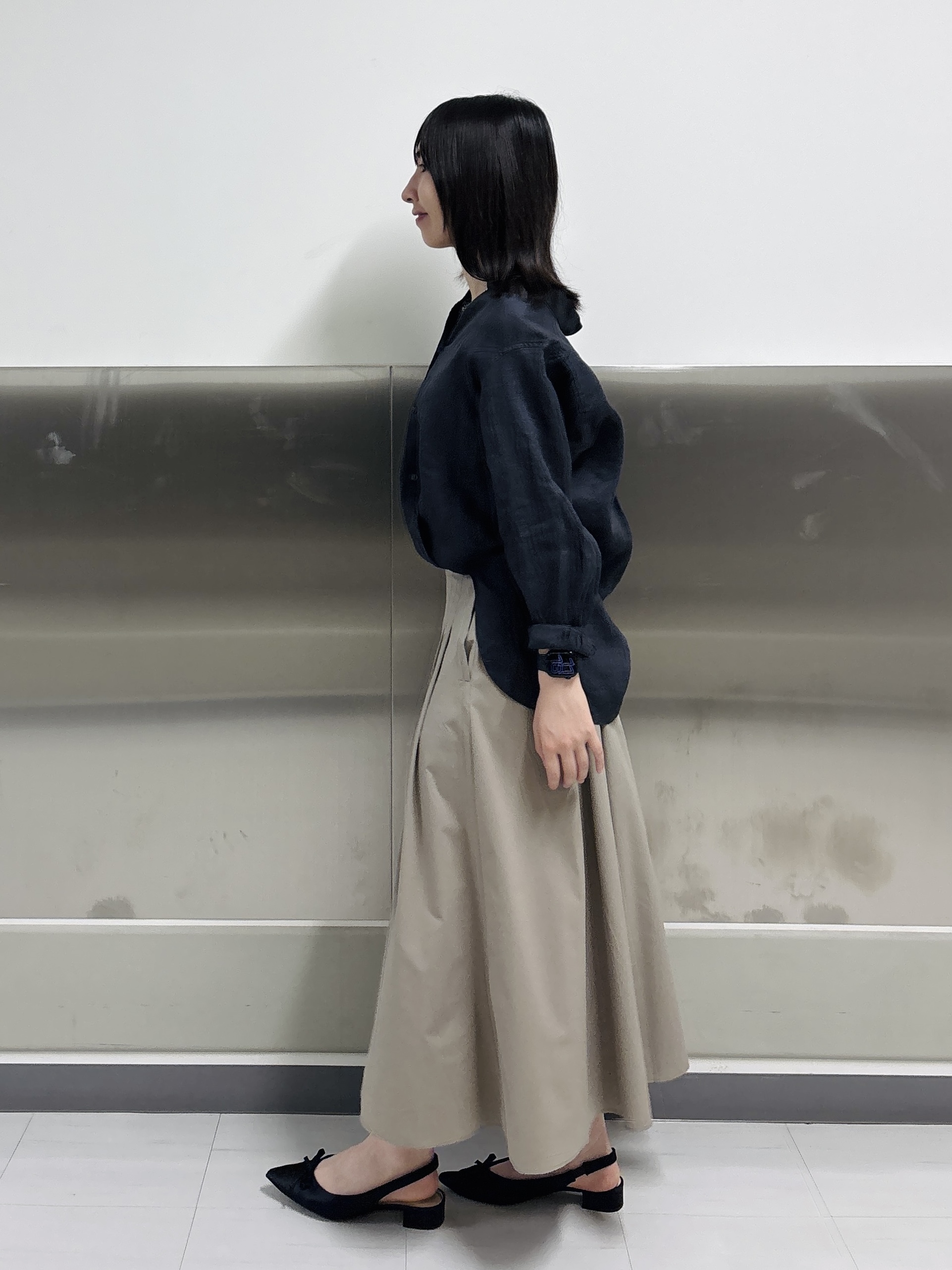 Yoshimiさんの「INDIVI｜【接触冷感／2WAY】カシュクールリネンシャツ」を使ったコーディネート