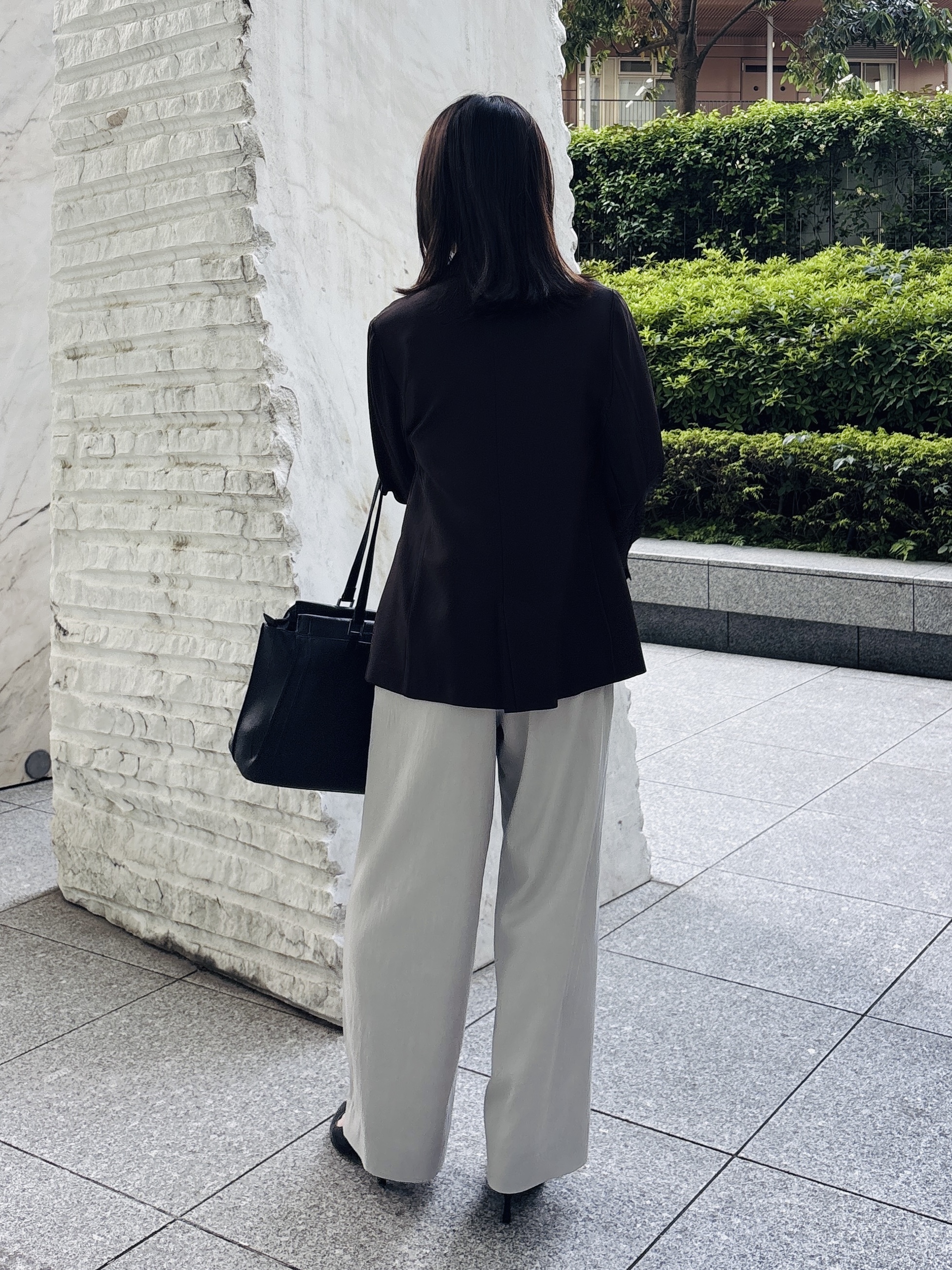 Yoshimiさんの「INDIVI｜【清涼感／UVケア／接触冷感】Vネックストライプブラウス」を使ったコーディネート