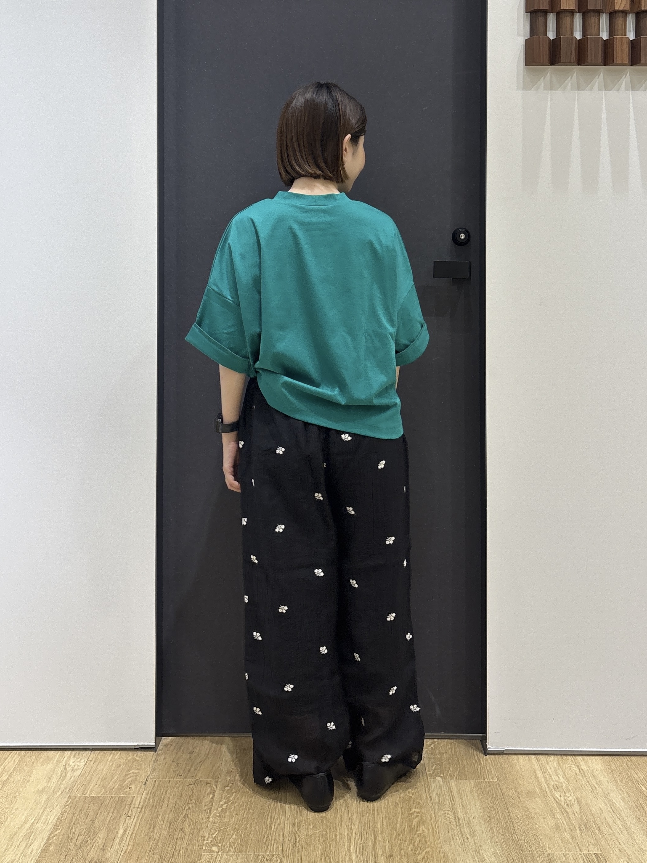 risaさんの「Dessin｜小花刺繍 シアー楊柳パンツ」を使ったコーディネート