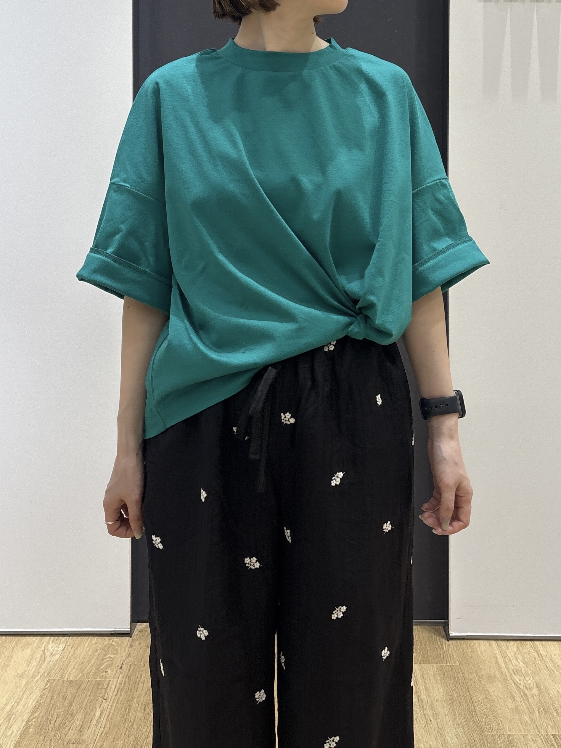 risaさんの「Dessin｜小花刺繍 シアー楊柳パンツ」を使ったコーディネート