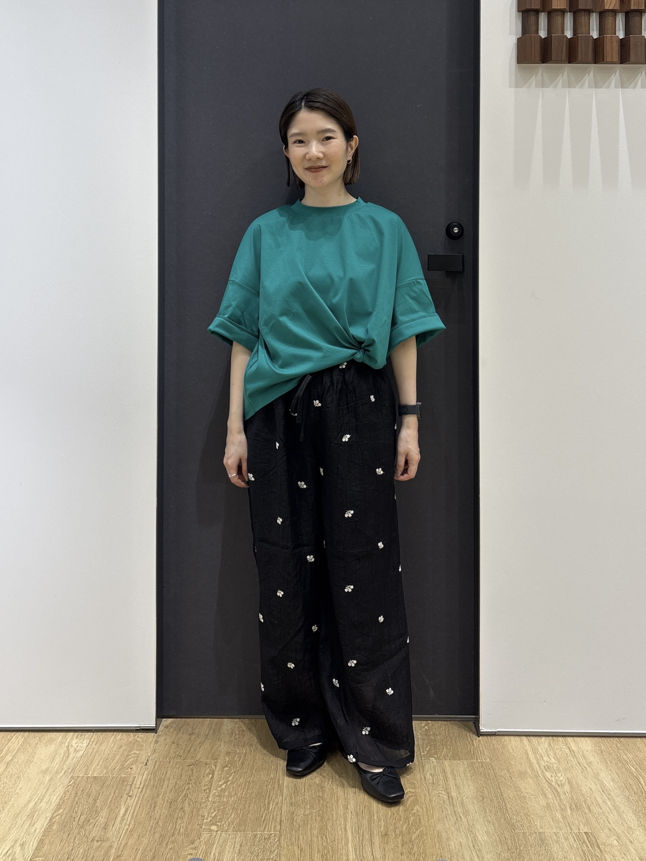 risaさんの「Dessin｜小花刺繍 シアー楊柳パンツ」を使ったコーディネート