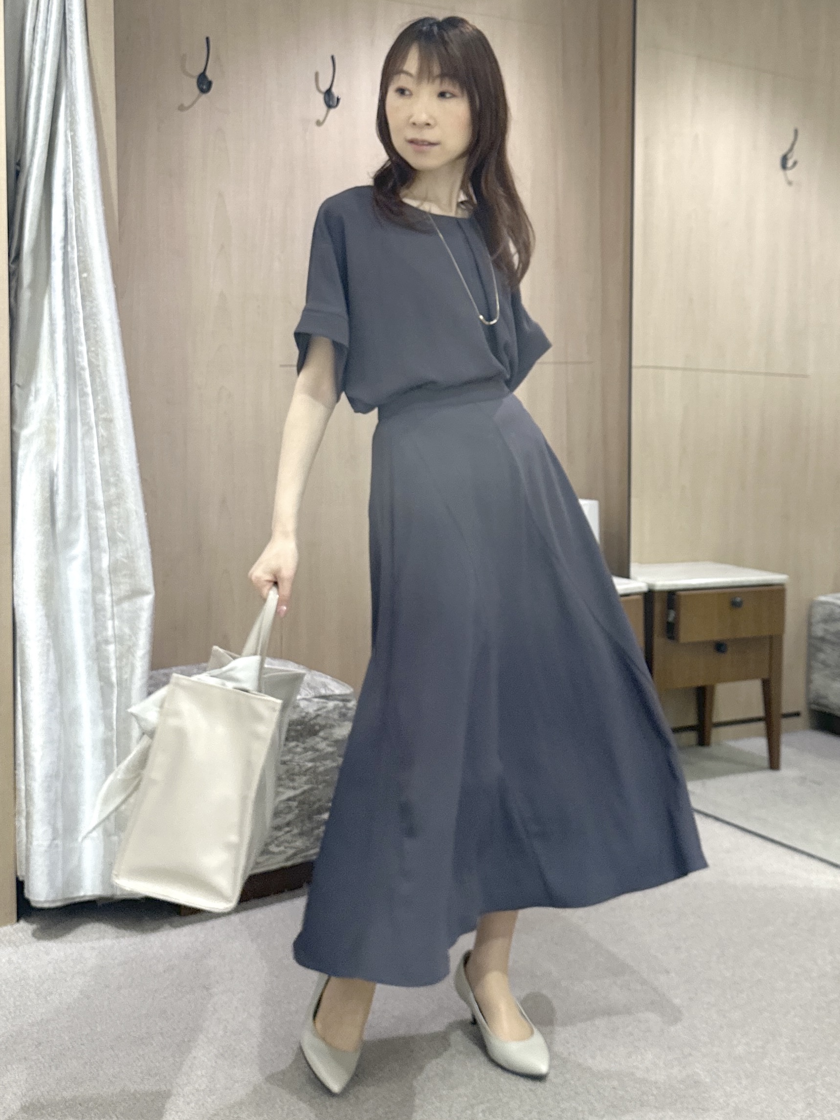 Miwaさんの「UNTITLED｜【前後2WAY/はっ水/セットアップ可】リラクシーフレンチスリーブブラウス」を使ったコーディネート