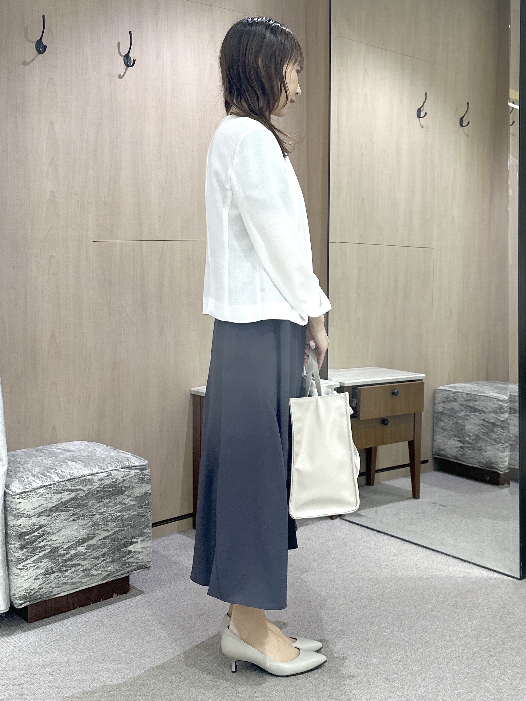 Miwaさんの「UNTITLED｜【前後2WAY/はっ水/セットアップ可】リラクシーフレンチスリーブブラウス」を使ったコーディネート