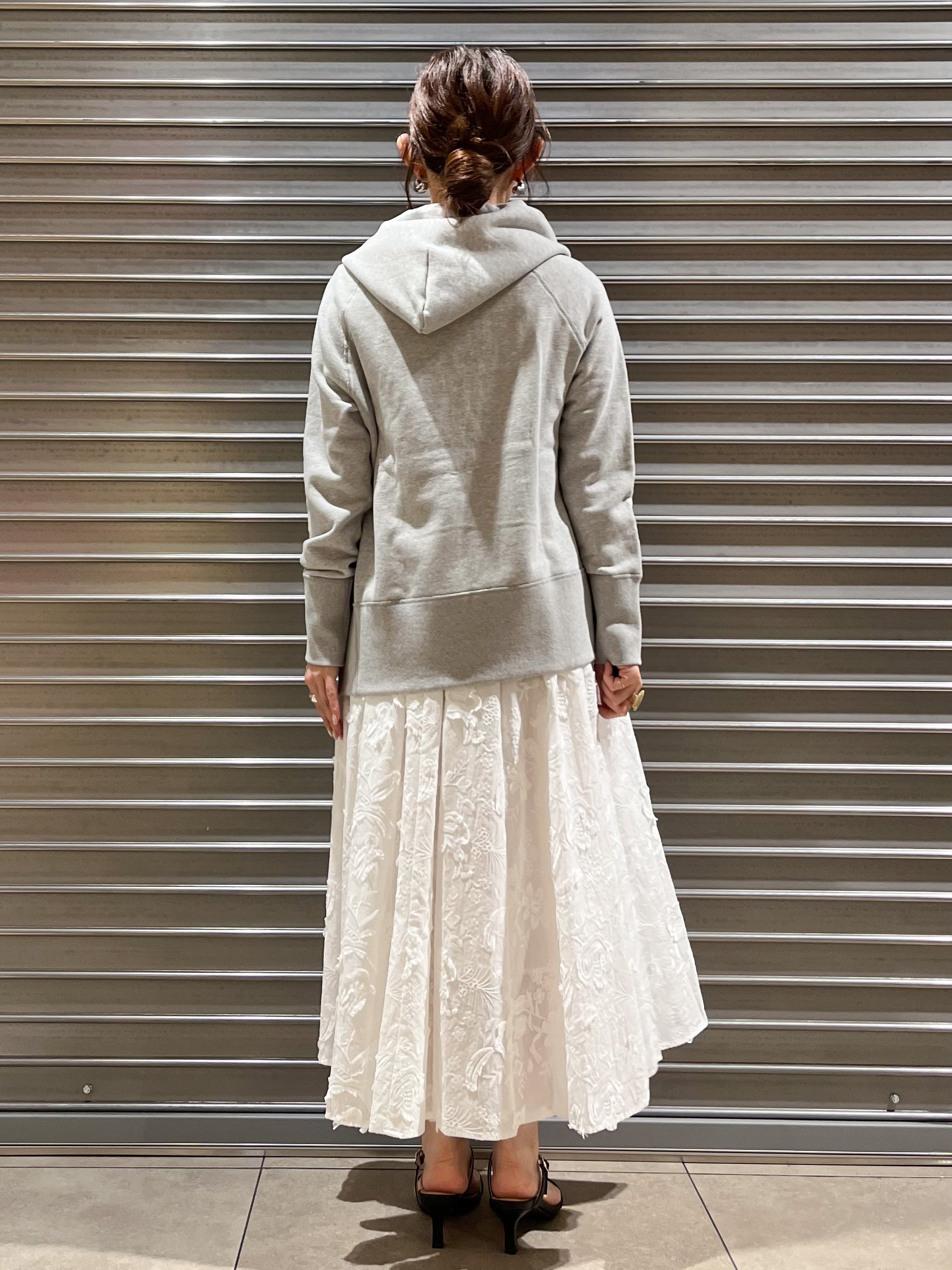じゅんさんの「DRESSTERIOR｜【春夏/寒暖差対応/ウォッシャブル】ライト裏毛フーディー」を使ったコーディネート