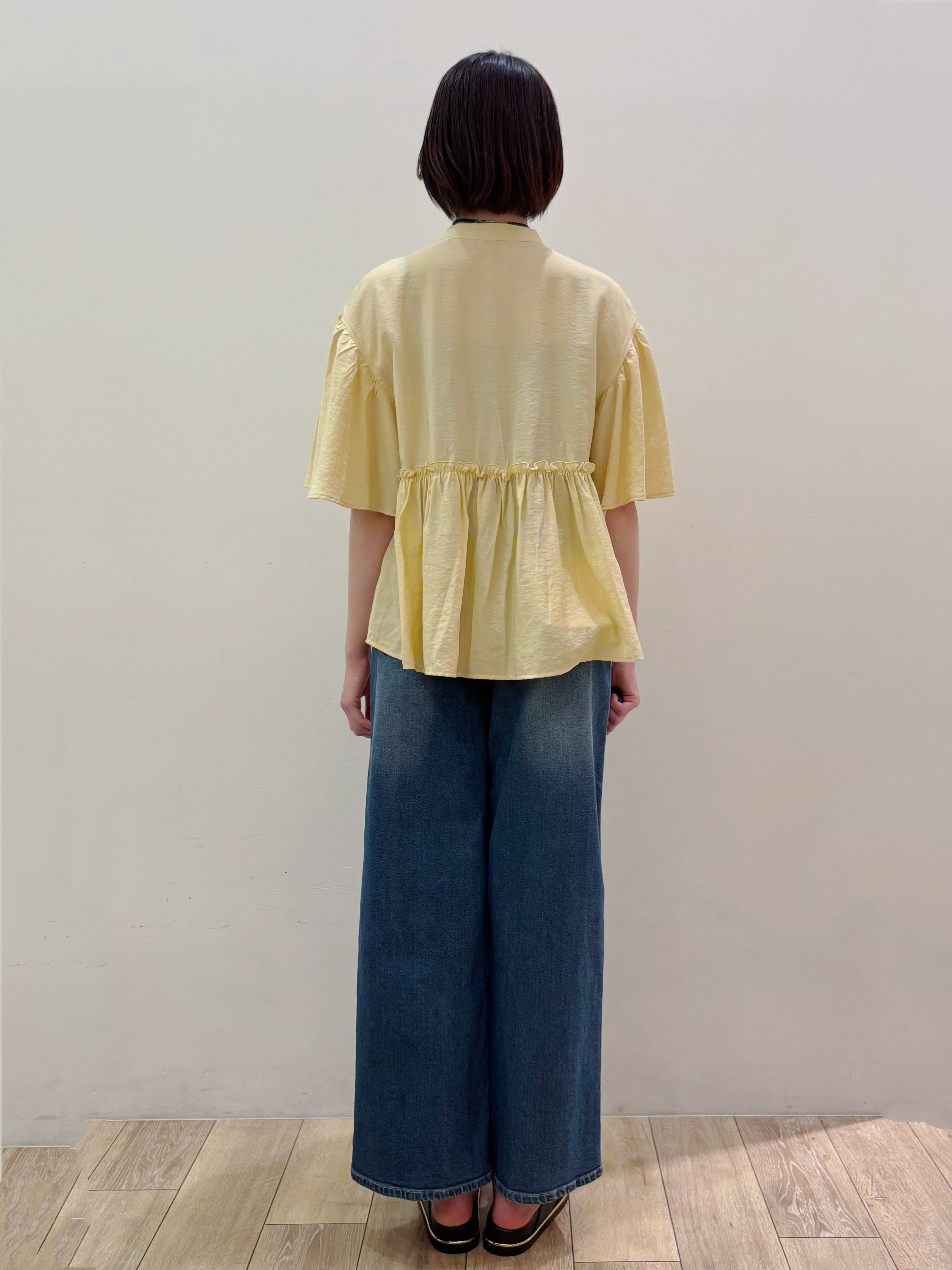 RINさんの「OPAQUE.CLIP｜アシンメトリーペプラムブラウス【洗濯機OK】」を使ったコーディネート