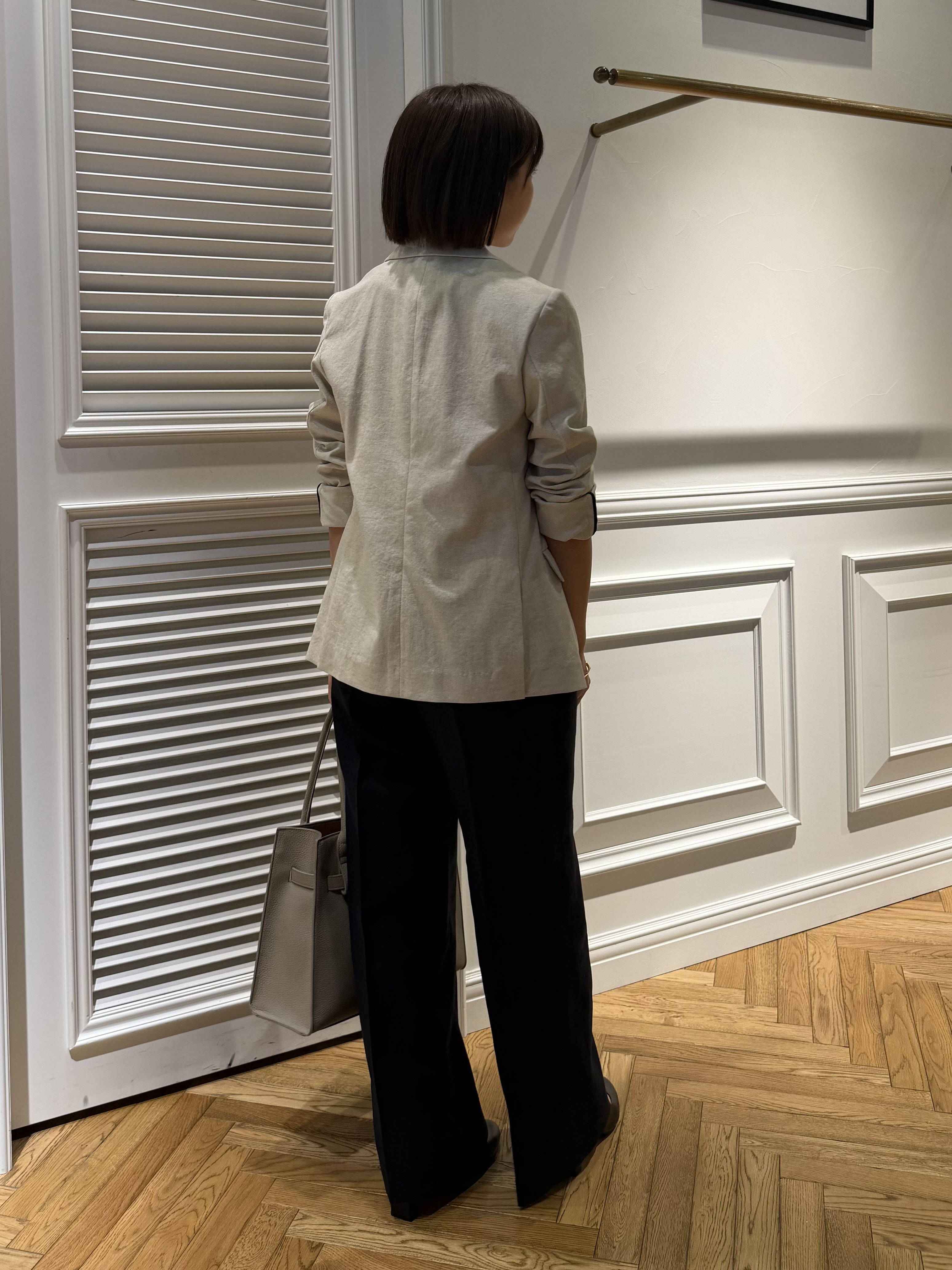 つじ まこさんの「DRESSTERIOR｜【ウォッシャブル】コットンシルクハーフスリーブニット」を使ったコーディネート