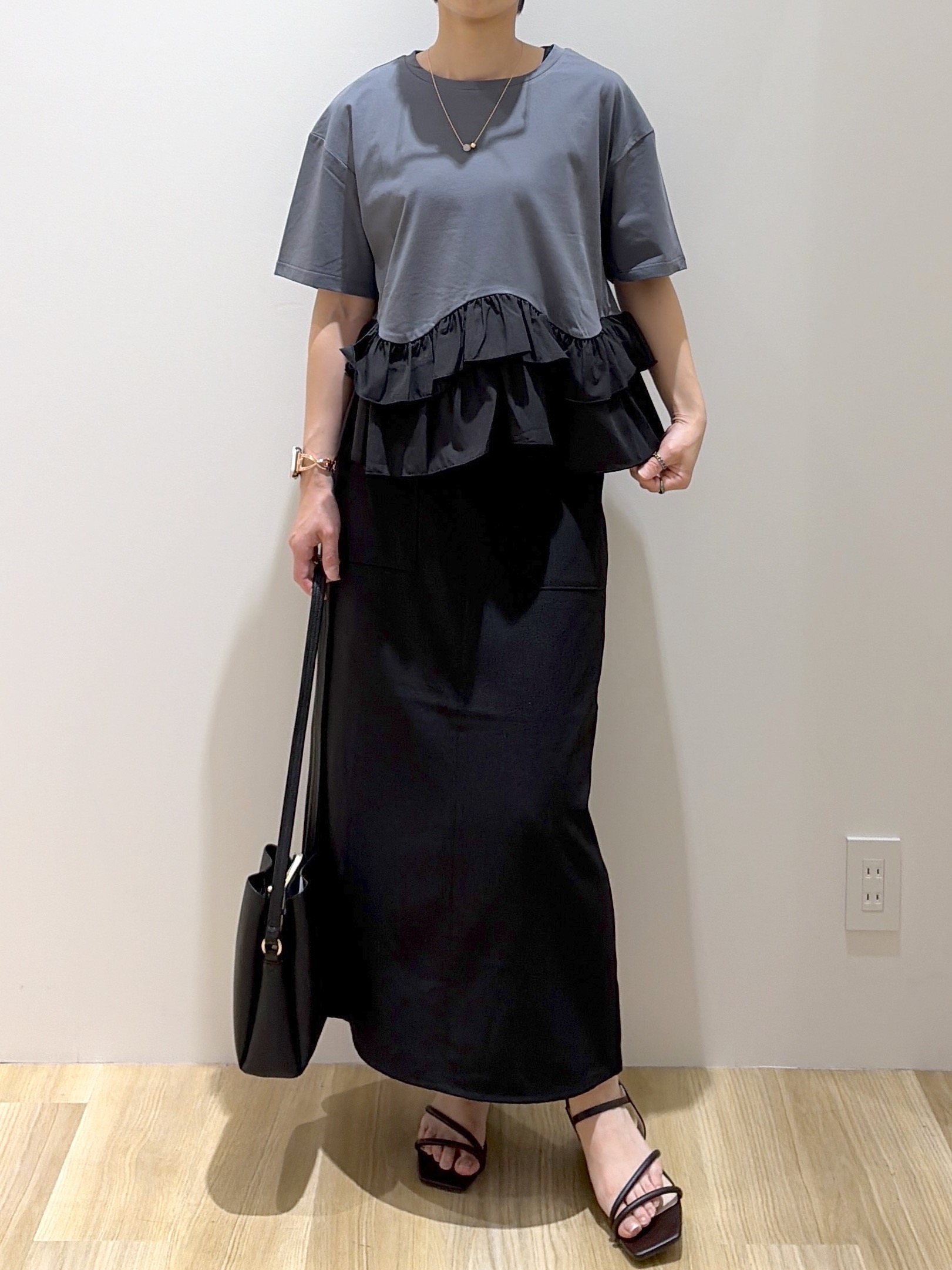 えりさんの「OPAQUE.CLIP｜裾フリルドッキングTシャツ【洗濯機OK】」を使ったコーディネート
