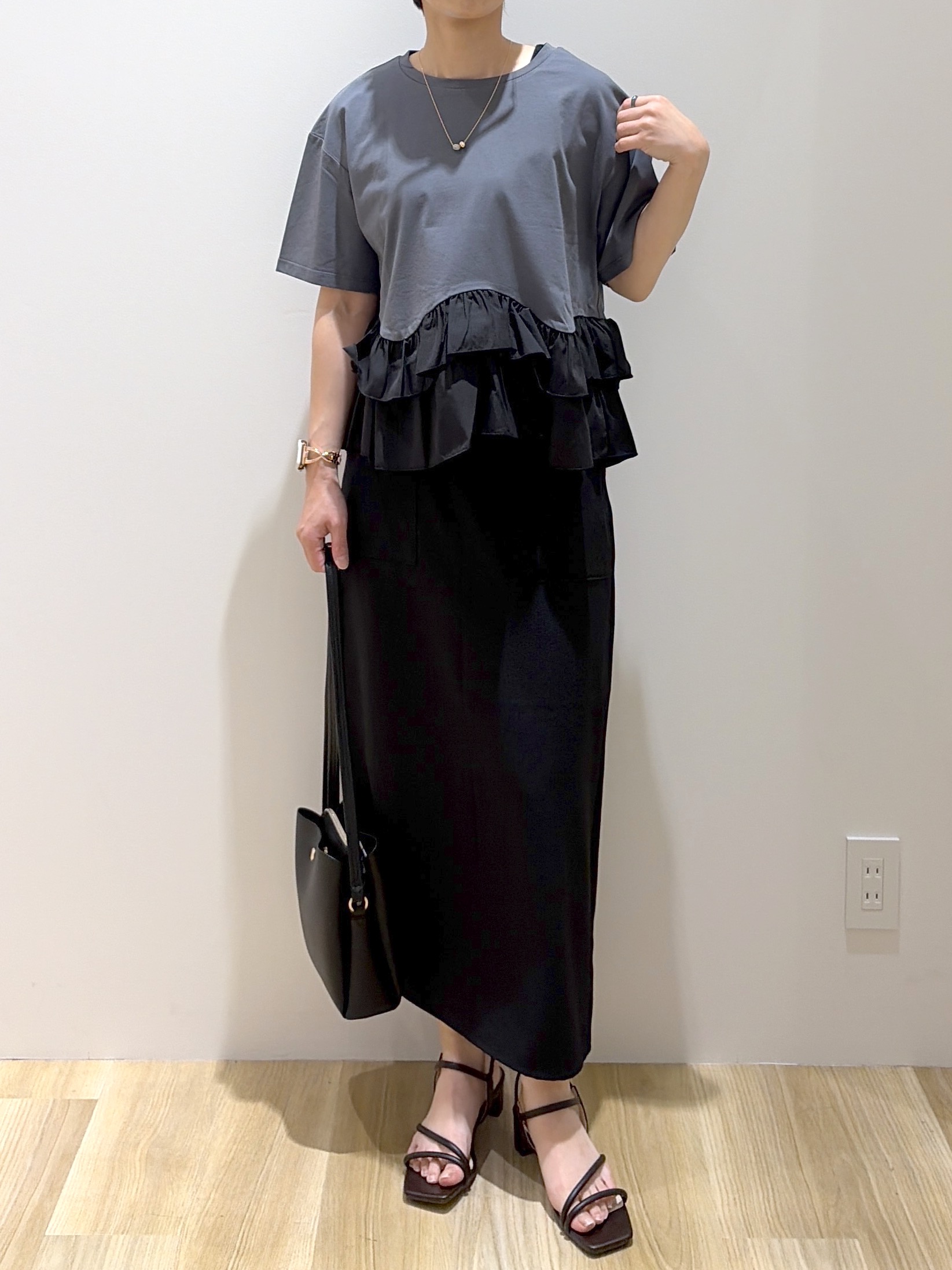 えりさんの「OPAQUE.CLIP｜裾フリルドッキングTシャツ【洗濯機OK】」を使ったコーディネート