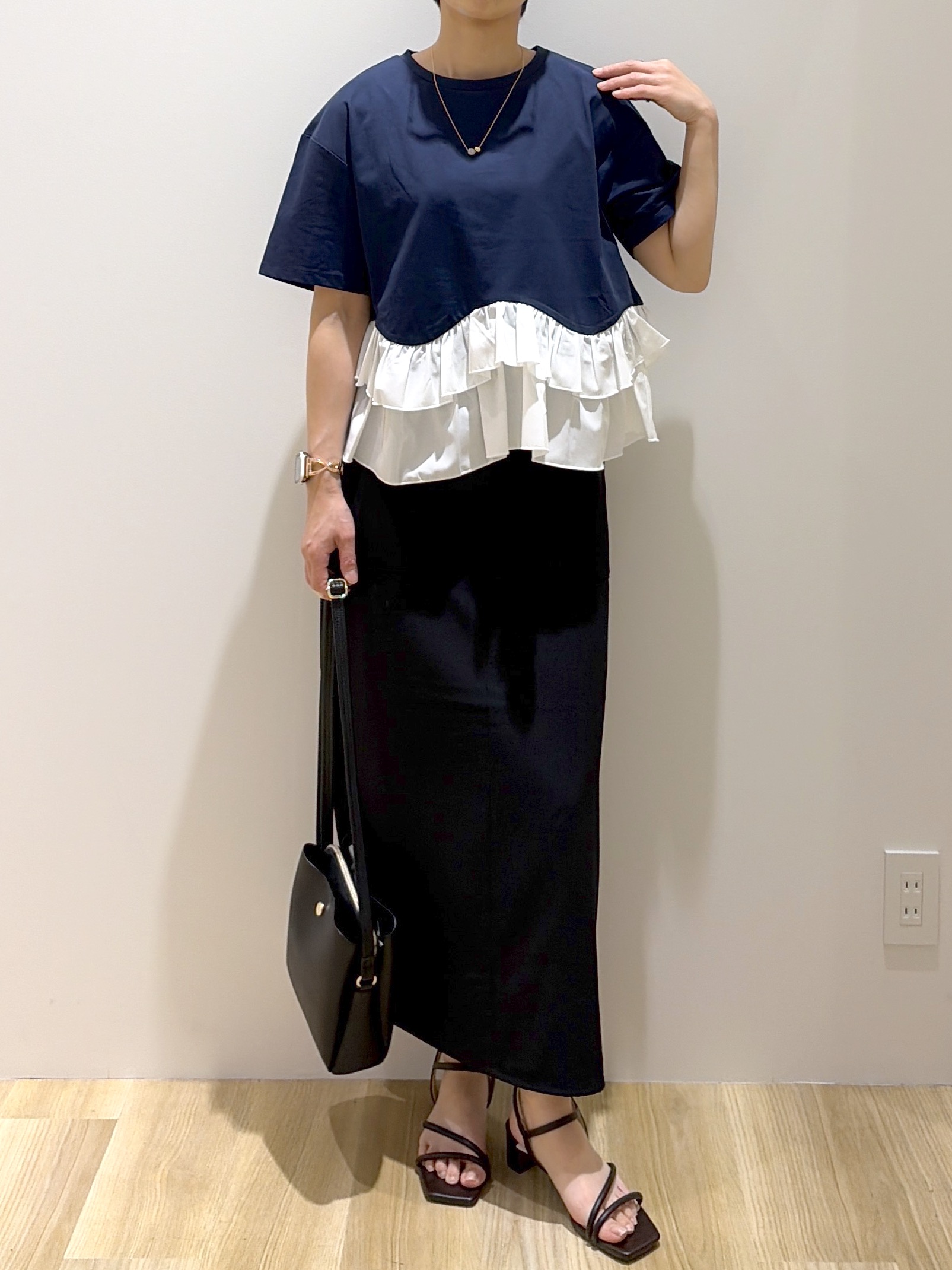 えりさんの「OPAQUE.CLIP｜裾フリルドッキングTシャツ【洗濯機OK】」を使ったコーディネート