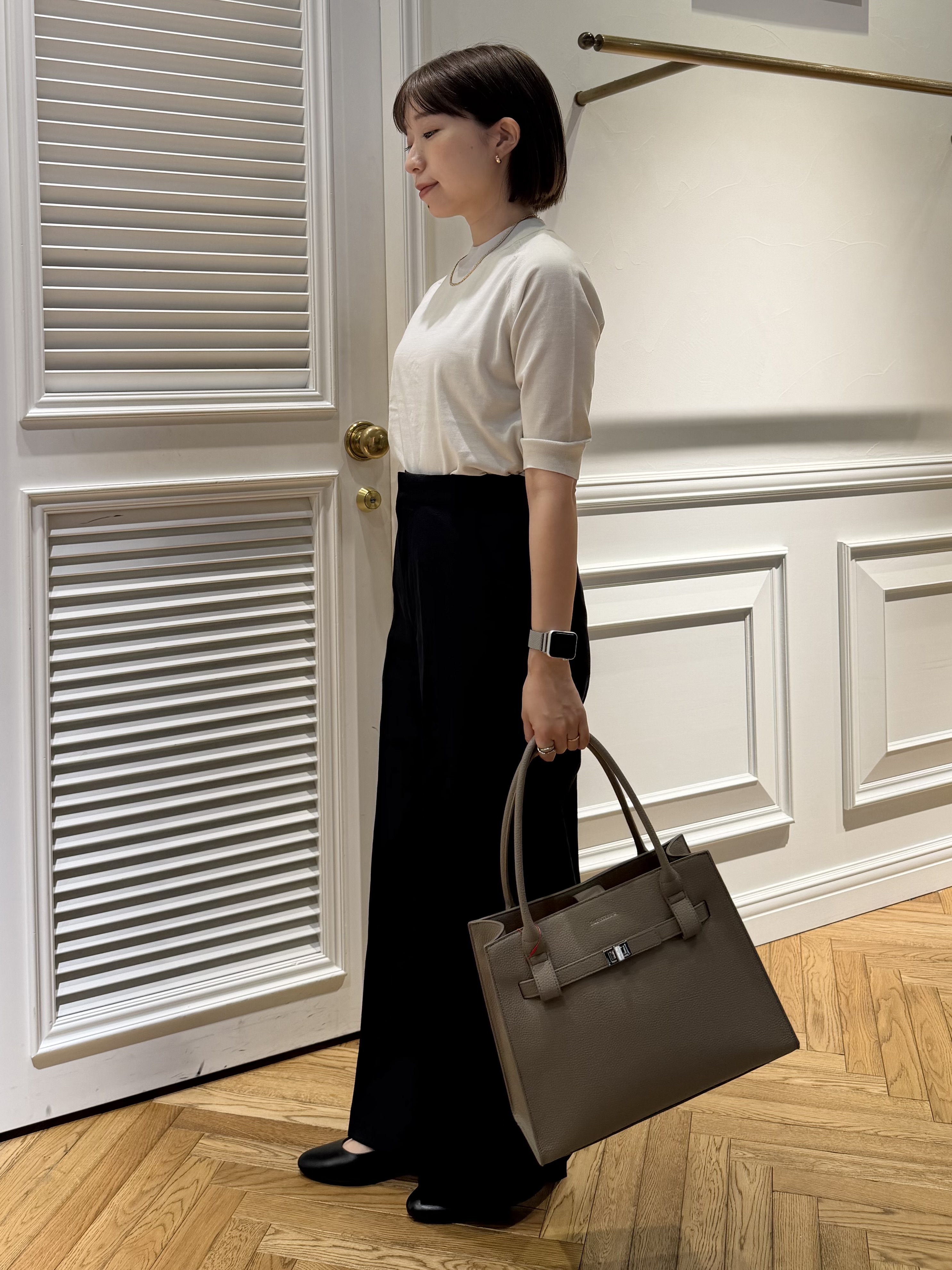つじ まこさんの「DRESSTERIOR｜【ウォッシャブル】コットンシルクハーフスリーブニット」を使ったコーディネート