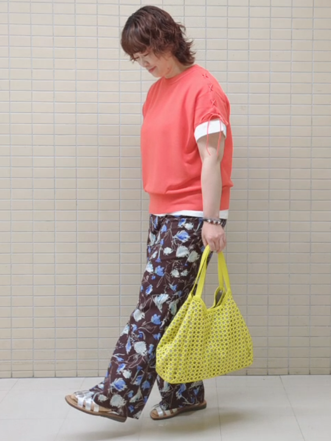 ハム太郎さんの「Reflect｜【セットアップ可】ボタニカル調プリントワイドパンツ」を使ったコーディネート