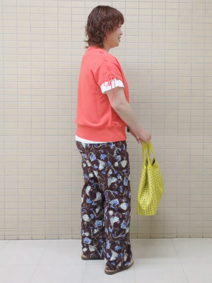 ハム太郎さんの「Reflect｜【セットアップ可】ボタニカル調プリントワイドパンツ」を使ったコーディネート