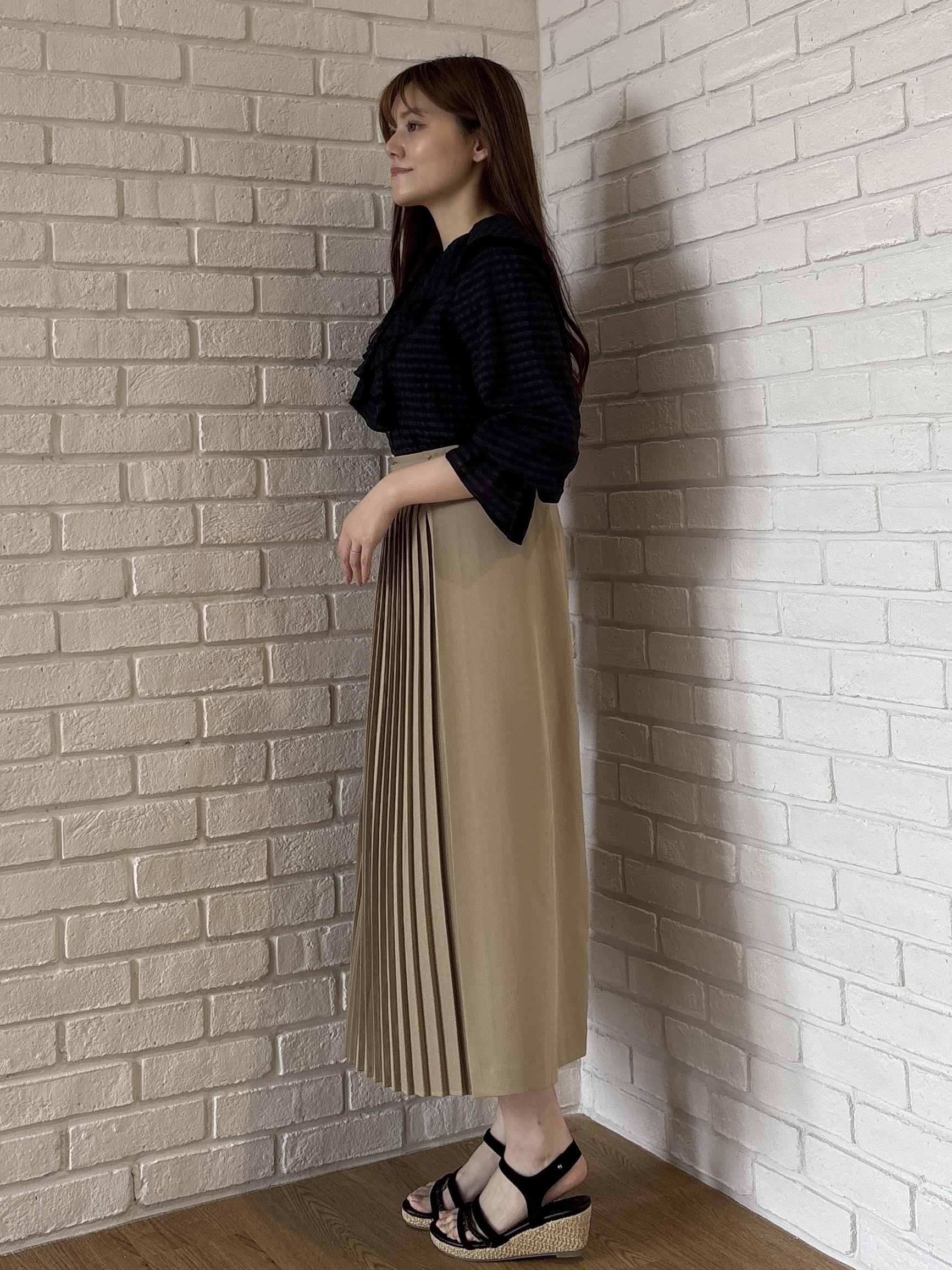 sayaさんの「grove｜高評価！大人の華やぎチェックフリルブラウス」を使ったコーディネート
