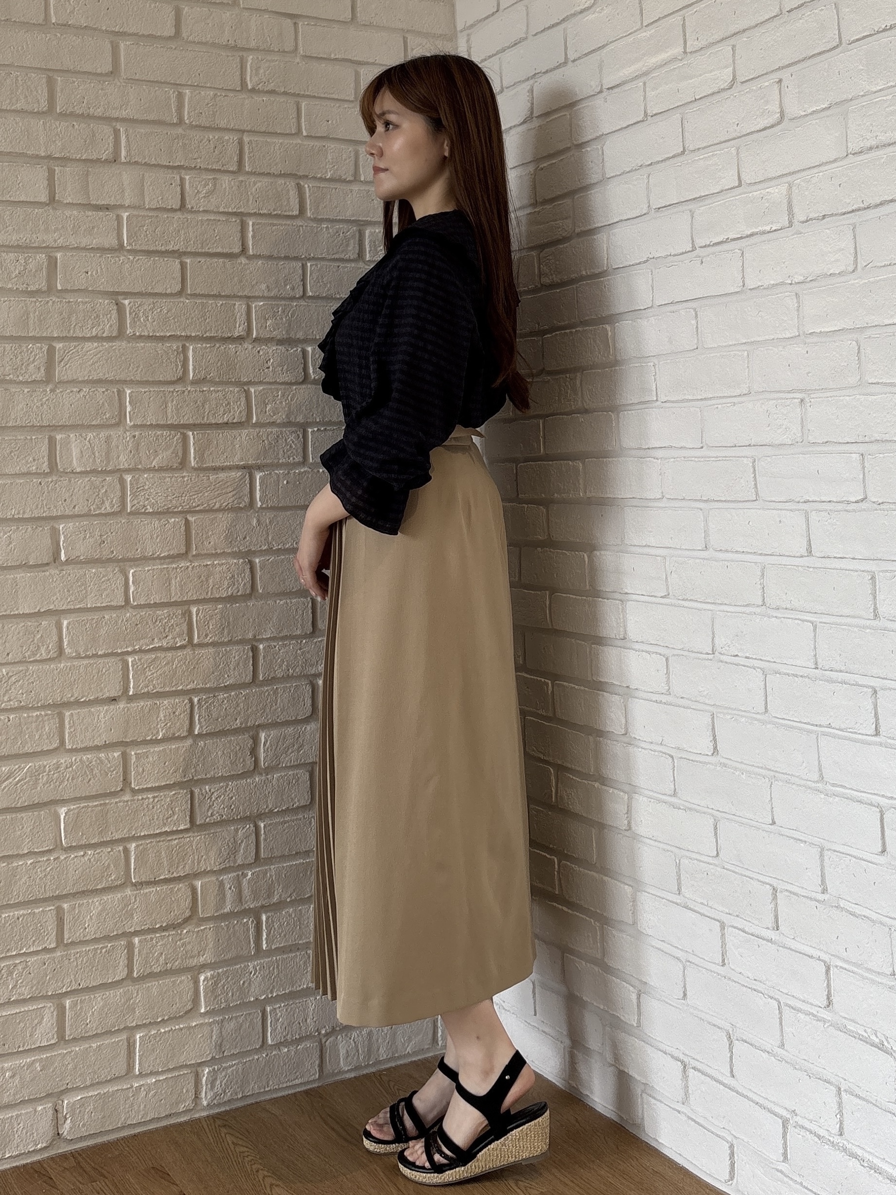 sayaさんの「grove｜高評価！大人の華やぎチェックフリルブラウス」を使ったコーディネート