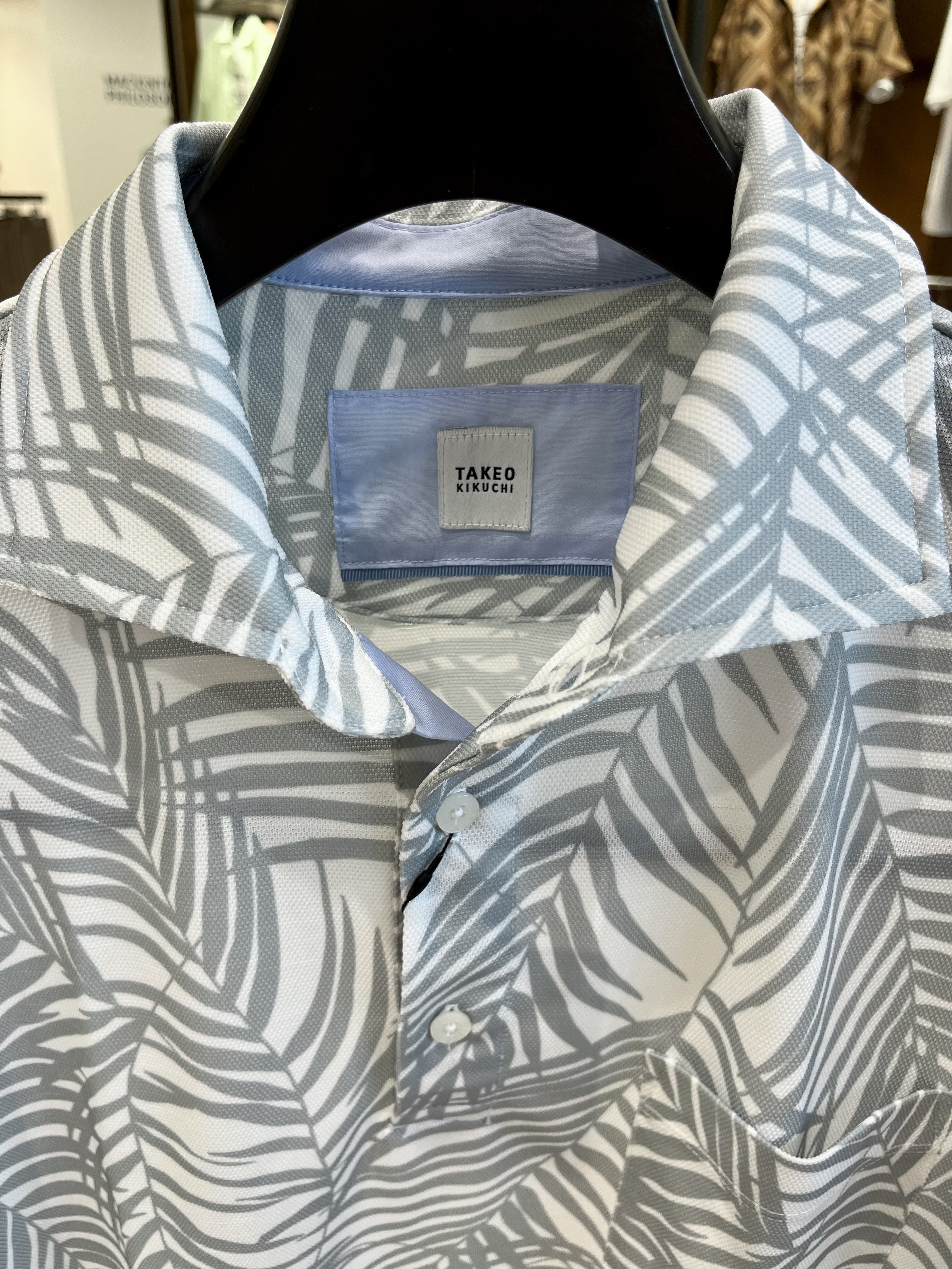 uedaさんの「TAKEO KIKUCHI｜リーフ柄ポロシャツ」を使ったコーディネート