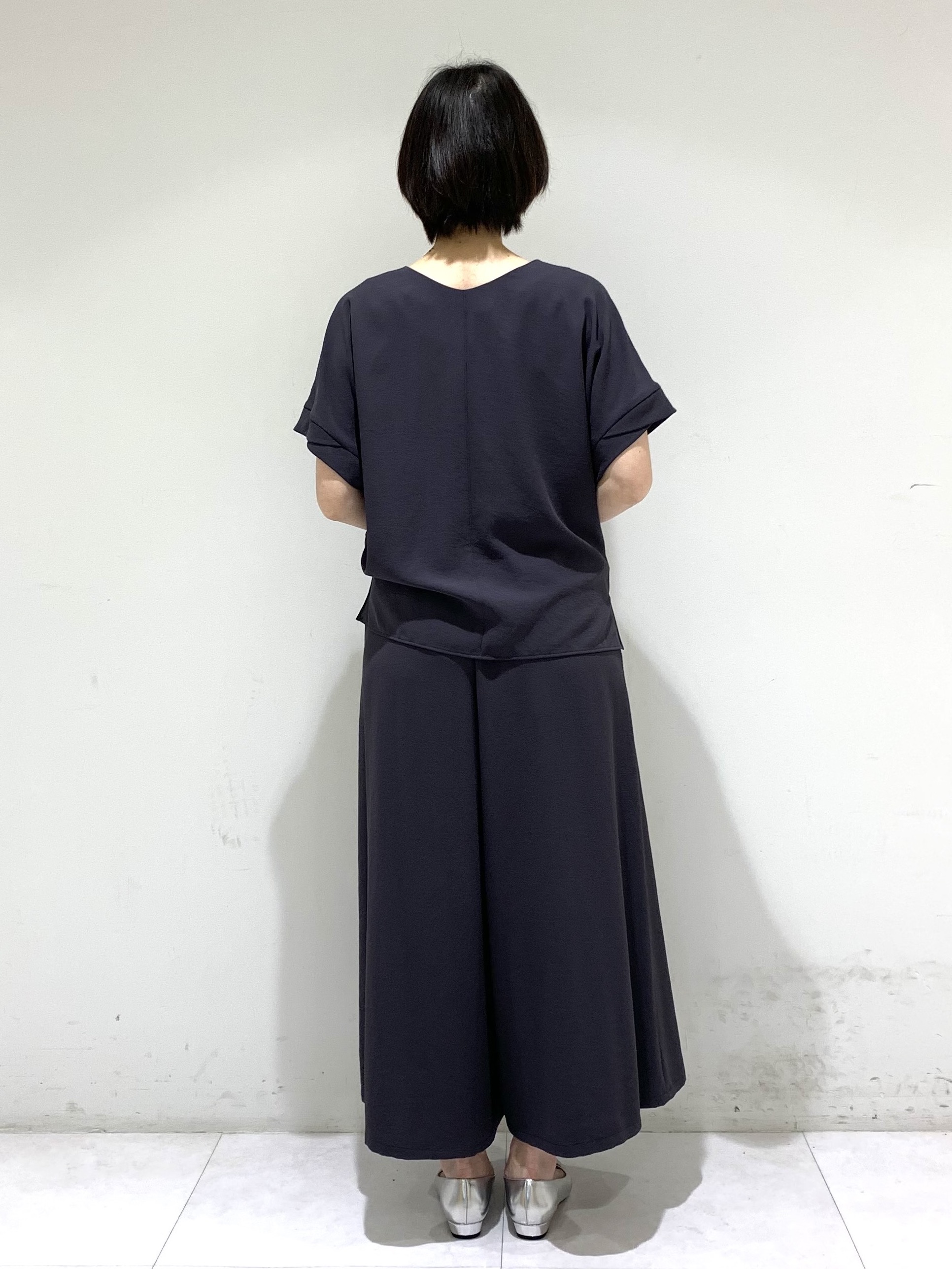 ちーさんの「UNTITLED｜【前後2WAY/はっ水/セットアップ可】リラクシーフレンチスリーブブラウス」を使ったコーディネート