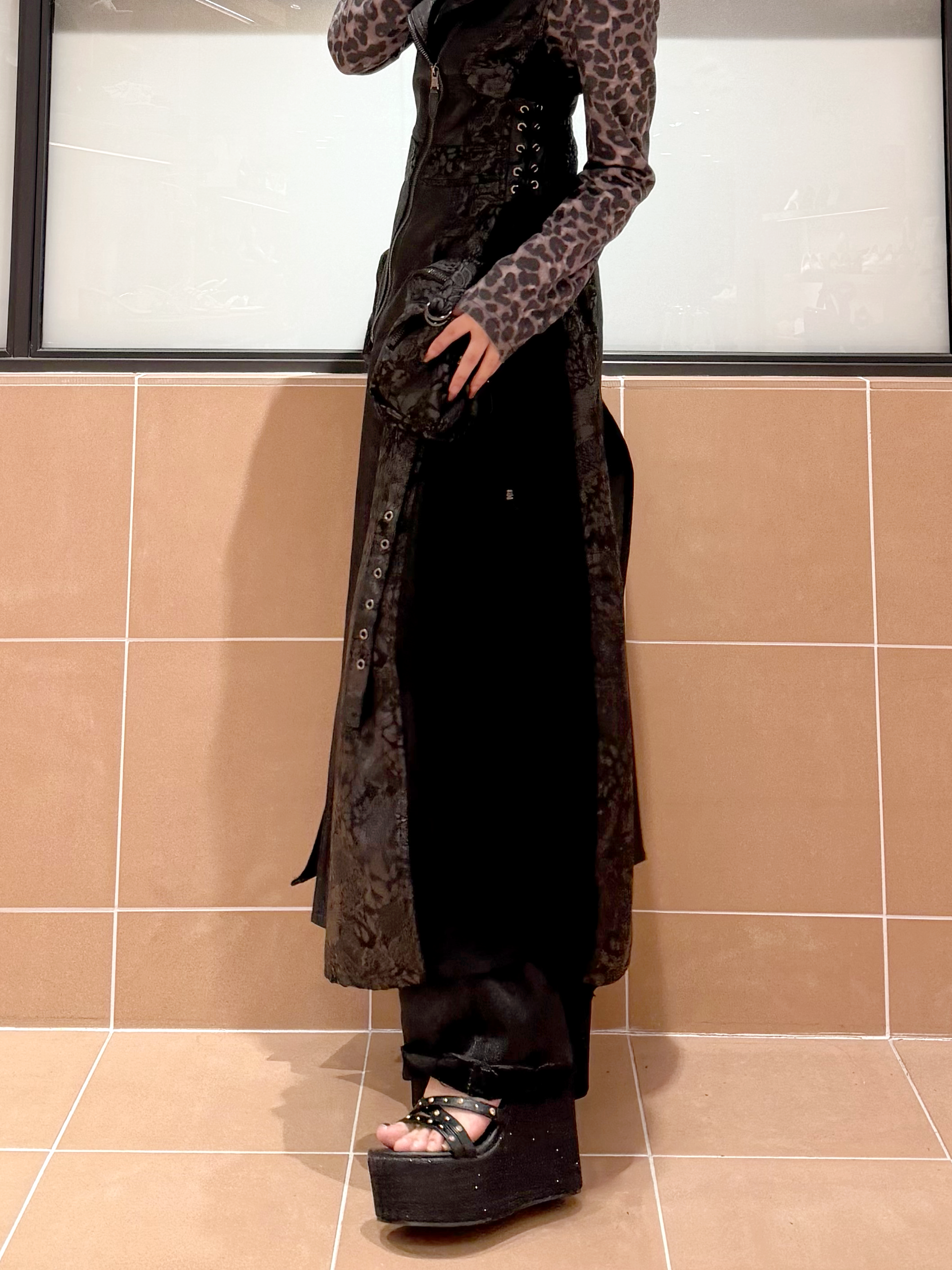 MIGIさんの「ESPERANZA｜ビジュースタッズウェッジサンダル」を使ったコーディネート
