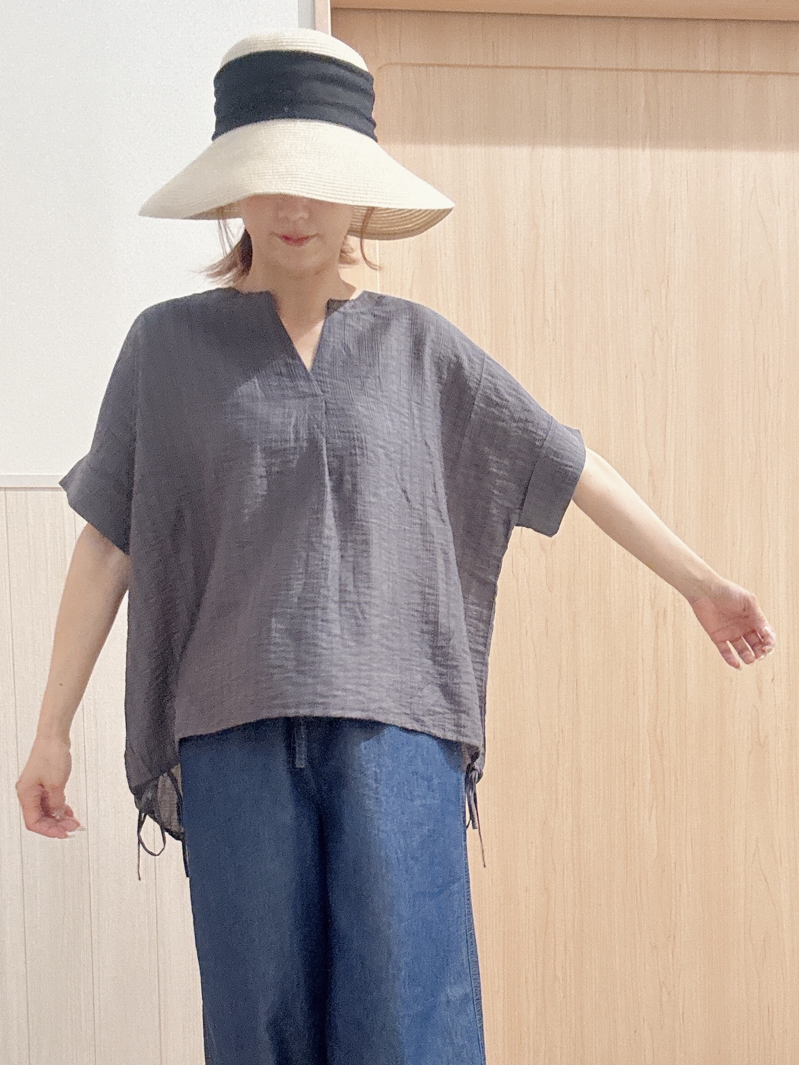 モカさんの「SHOO･LA･RUE｜【高レビュー/体型カバー】インせず着られる スキッパー裾リボンブラウス」を使ったコーディネート