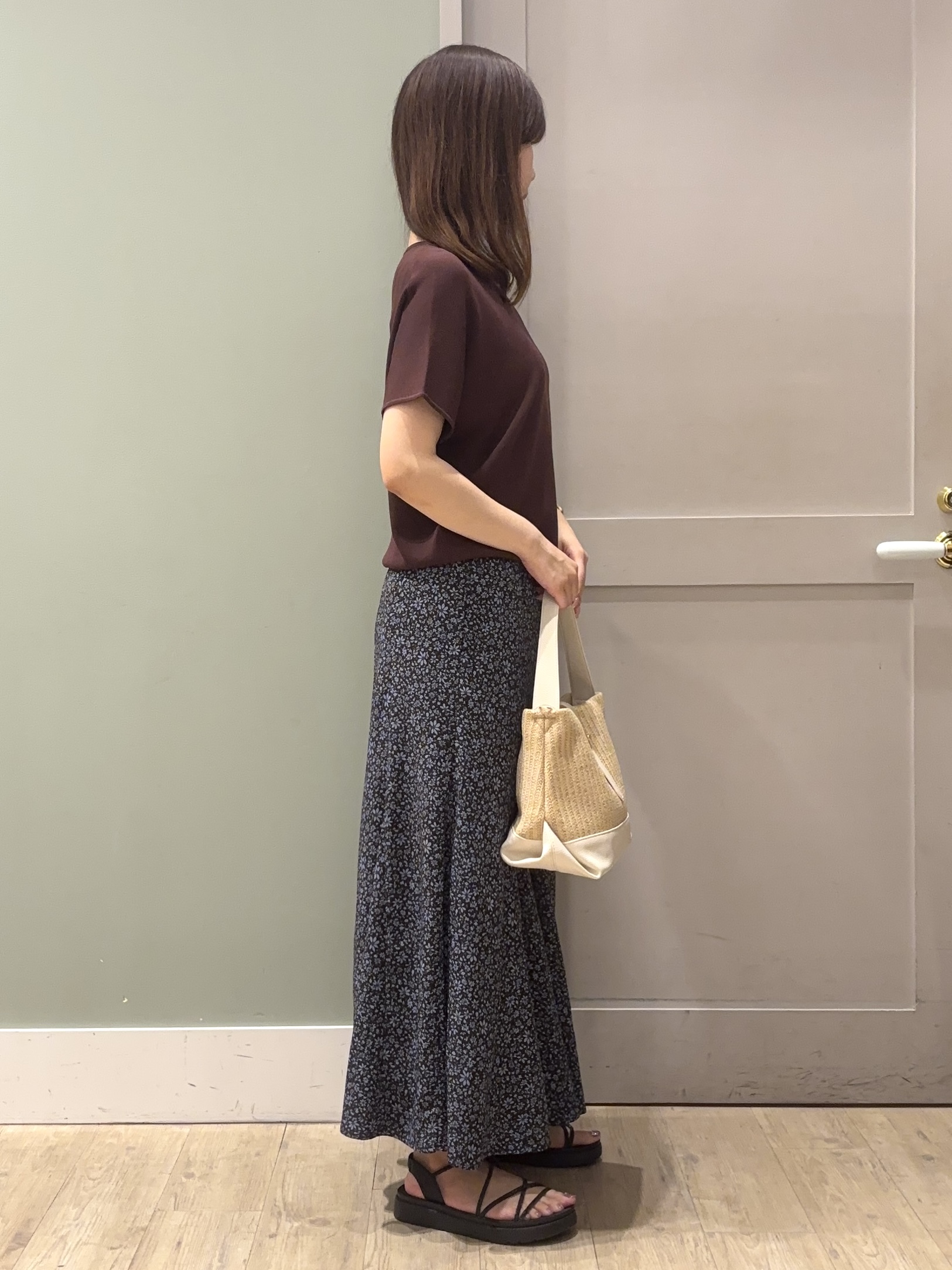 しばみさんの「grove｜【シリーズ累計36万枚！名品ニット】やわらかドライタッチ ドルマンニット」を使ったコーディネート