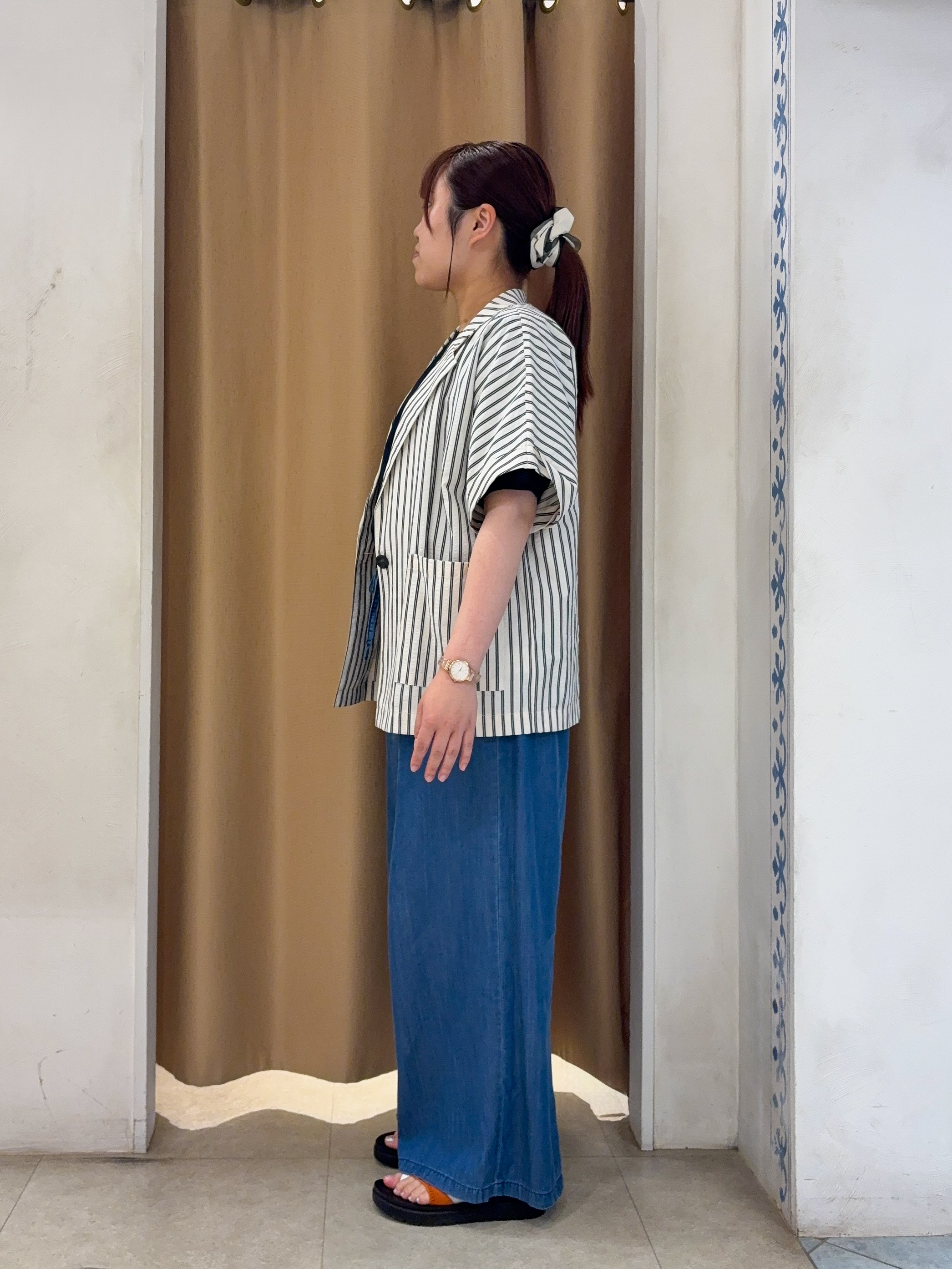 SO(R)Aさんの「SHOO･LA･RUE｜【ひんやり/吸水速乾/セットアップ可】羽織るだけで主役になる サッカーストライプシャツジャケット」を使ったコーディネート