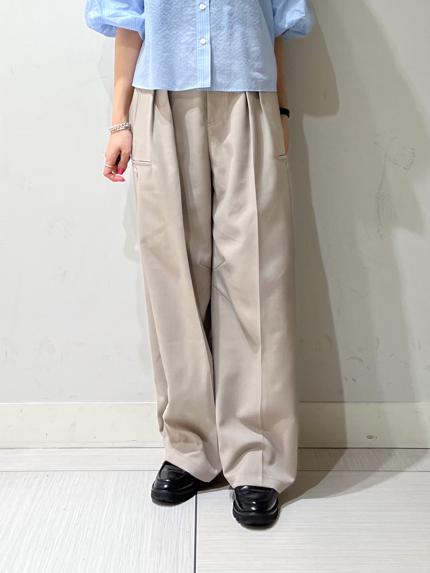 じゅんさんの「DRESSTERIOR｜【セットアップ可】ピークドダブルライトストレッチジャケット」を使ったコーディネート