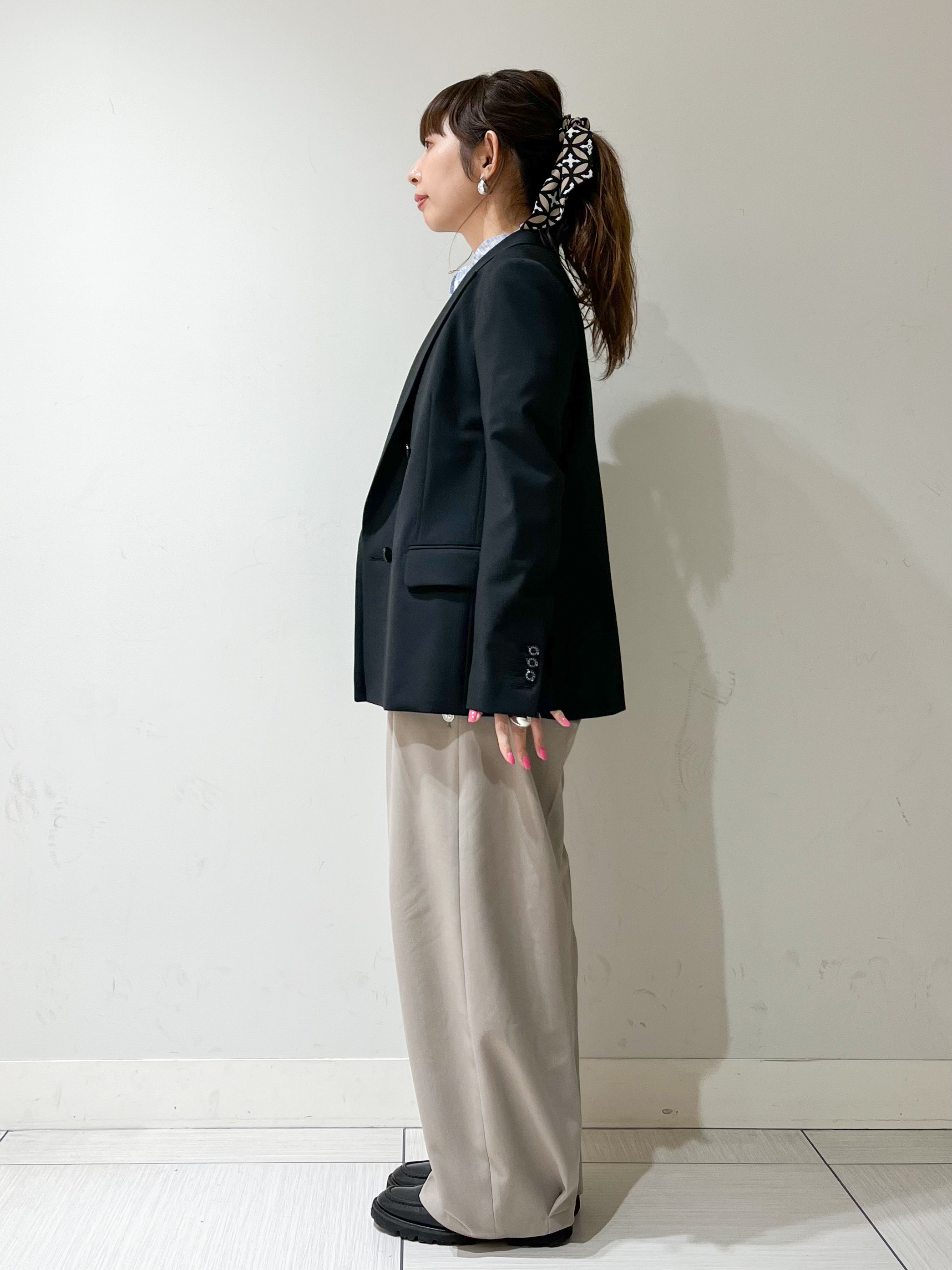 じゅんさんの「DRESSTERIOR｜【セットアップ可】ピークドダブルライトストレッチジャケット」を使ったコーディネート