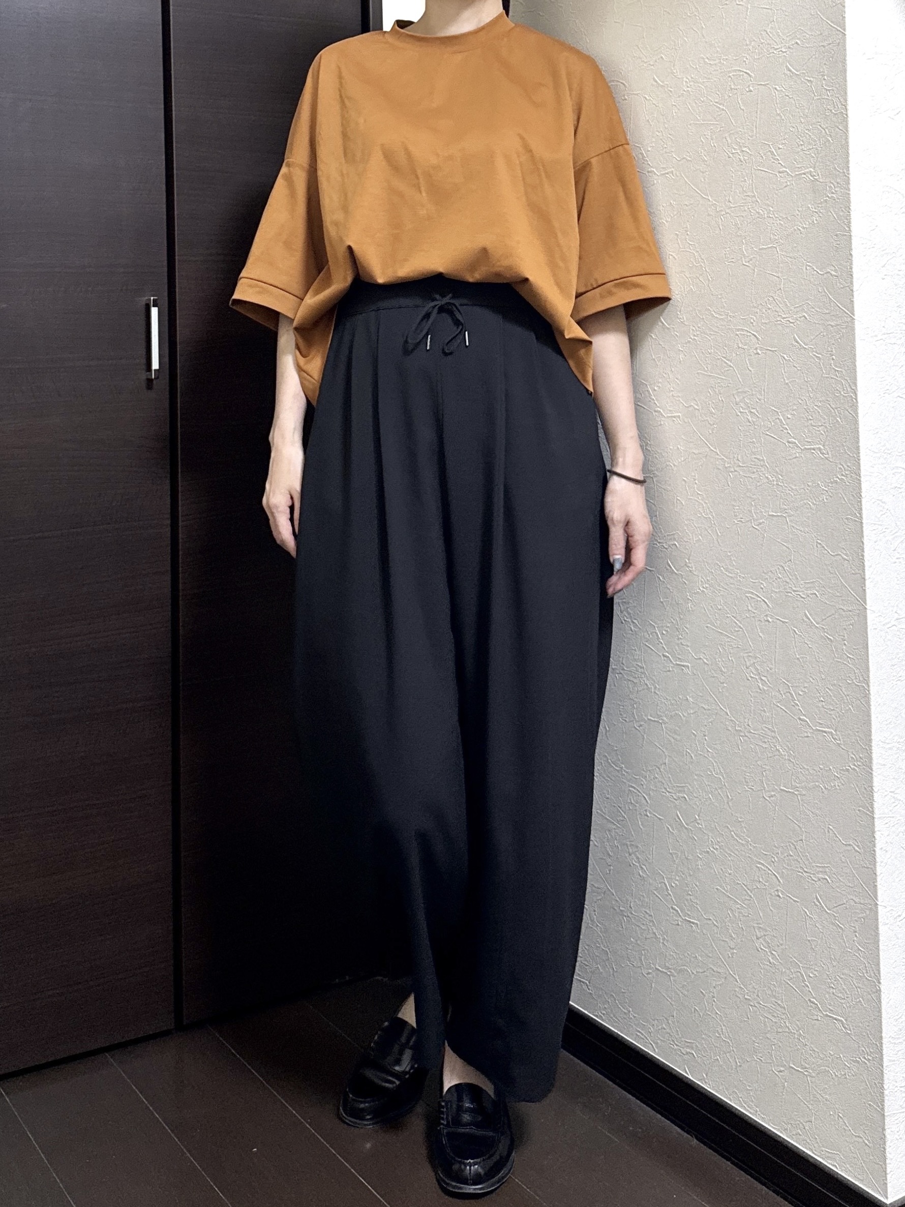 Junさんの「Dessin｜【新色追加/体型カバー】美光沢カットソーボクシーシルエット」を使ったコーディネート