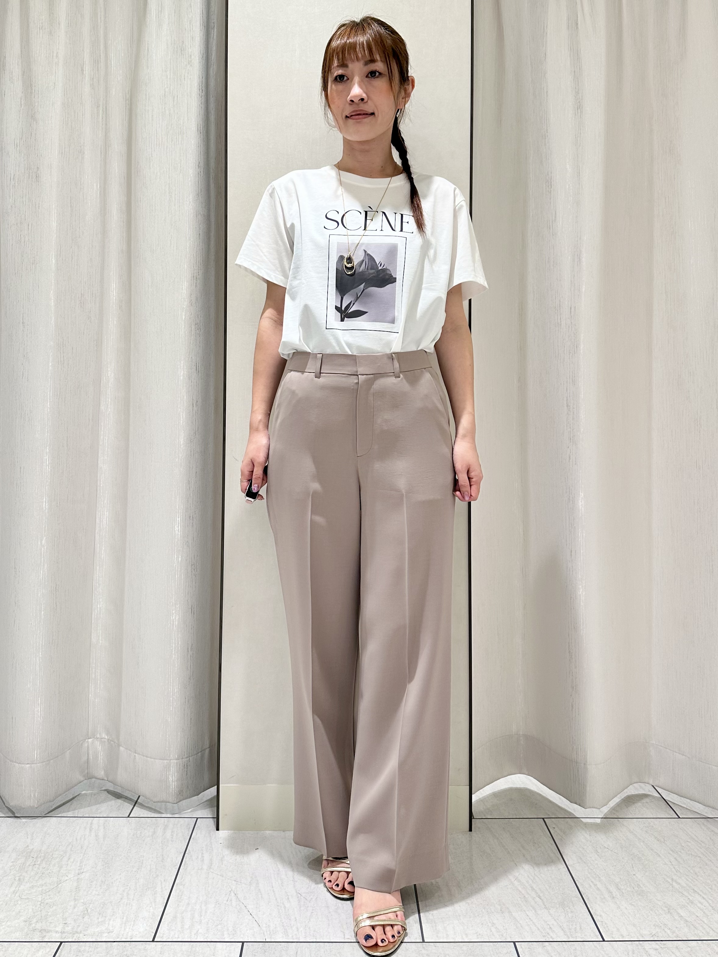 komiさんの「UNTITLED｜【古畑星夏さん着用/ロゴ/プリント】グラフィックTシャツ」を使ったコーディネート