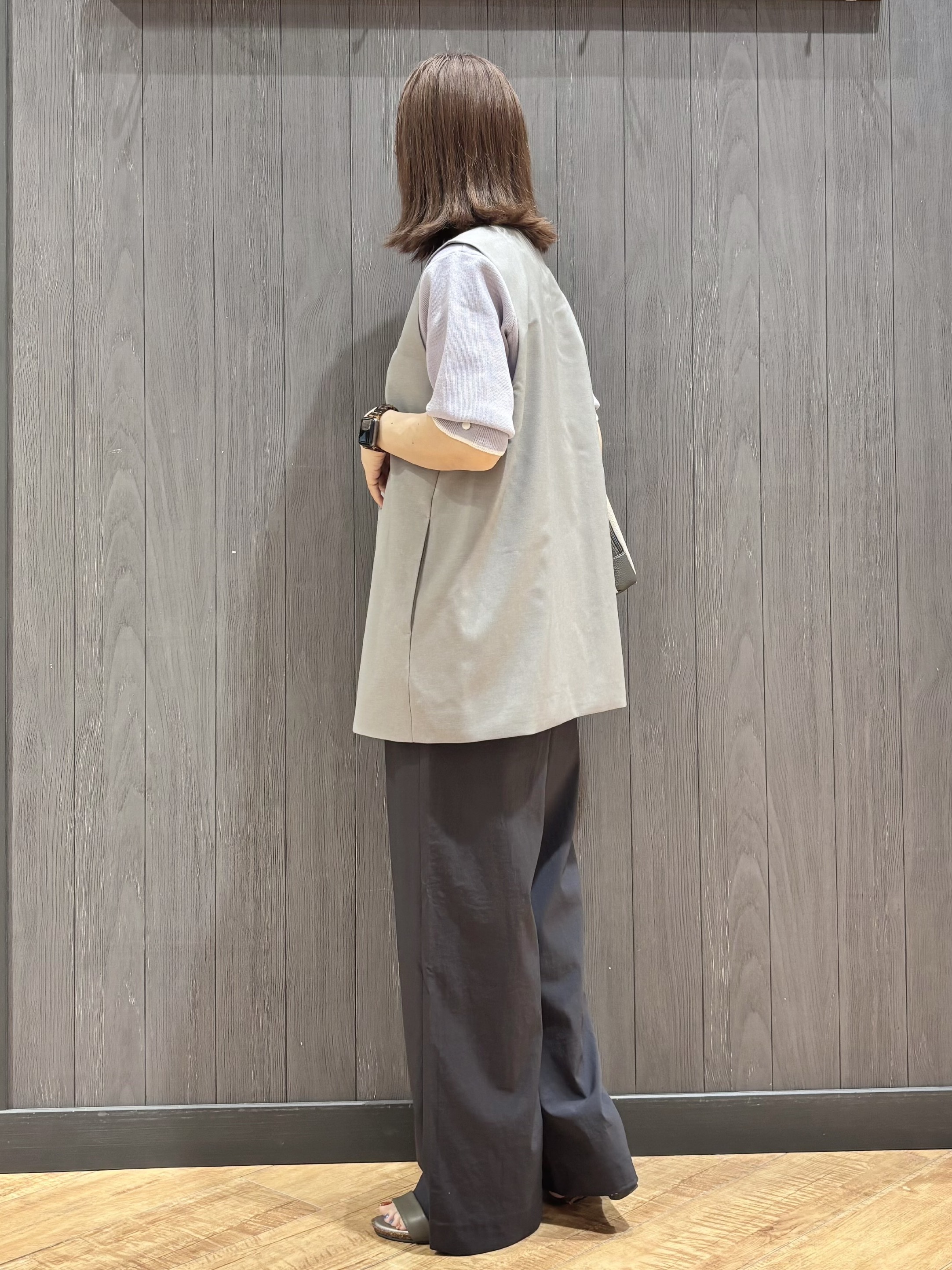 meiさんの「SHOO･LA･RUE｜【セットアップ可/洗濯後しわになりにくい/S-LL】シンプルで合わせやすい ノーカラージレ」を使ったコーディネート