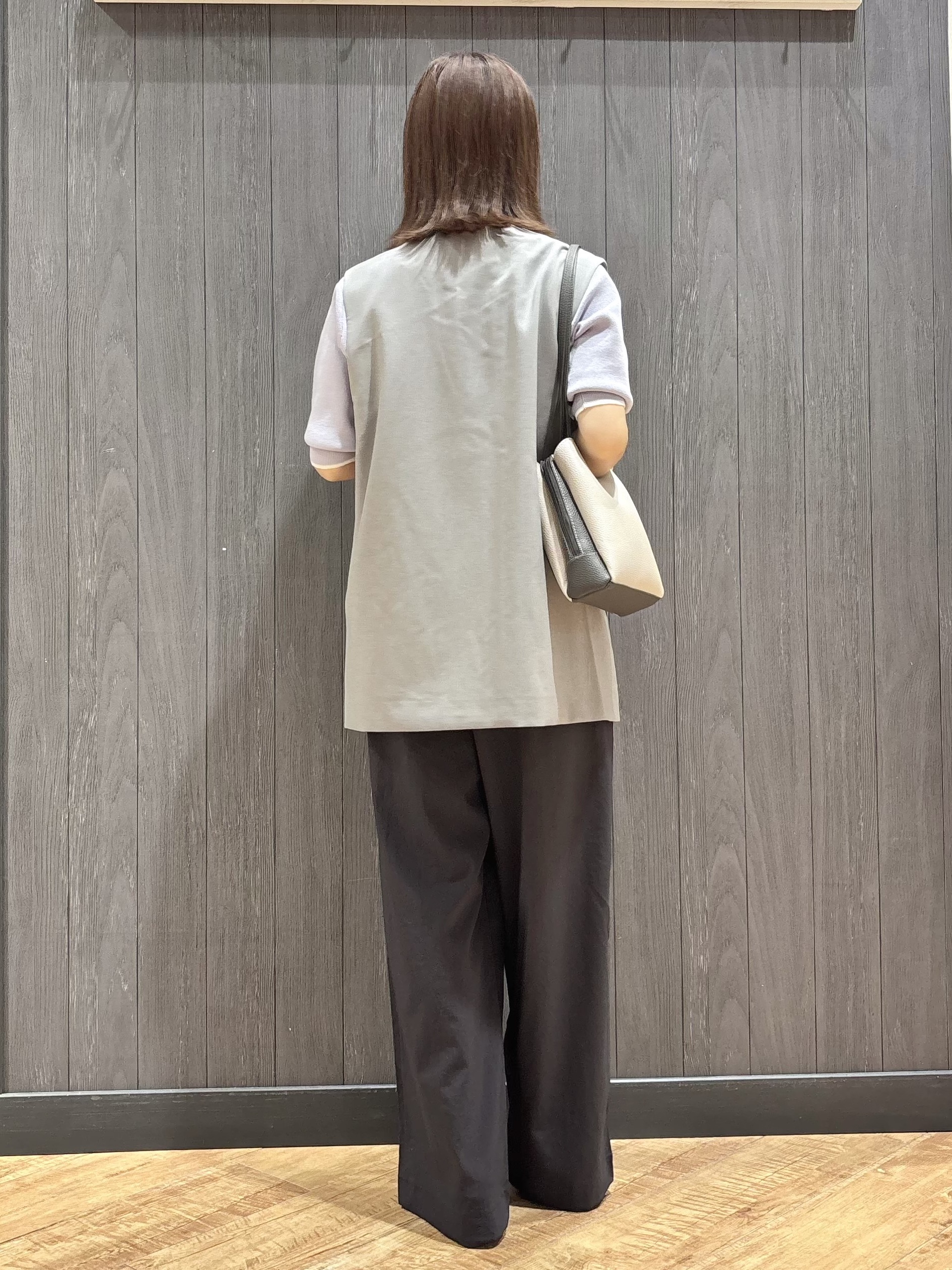 meiさんの「SHOO･LA･RUE｜【セットアップ可/洗濯後しわになりにくい/S-LL】シンプルで合わせやすい ノーカラージレ」を使ったコーディネート