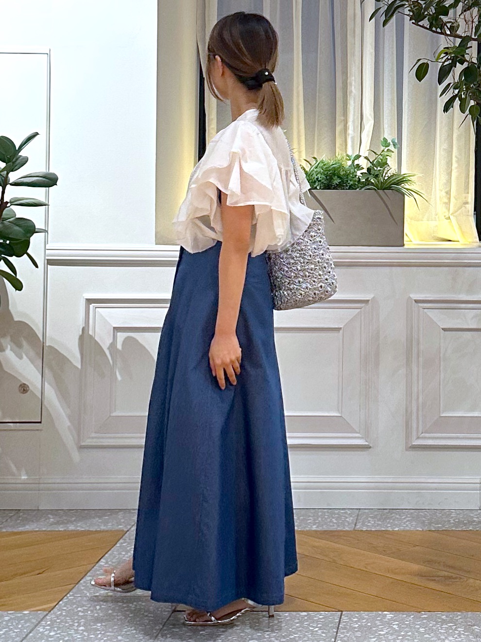 なべこさんの「DRESSTERIOR｜コットンシルク ラッフルスリーブ ブラウス」を使ったコーディネート