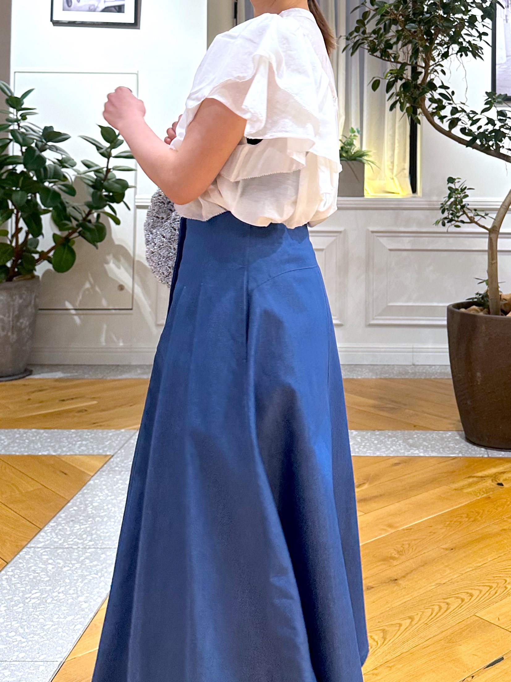 なべこさんの「DRESSTERIOR｜コットンシルク ラッフルスリーブ ブラウス」を使ったコーディネート
