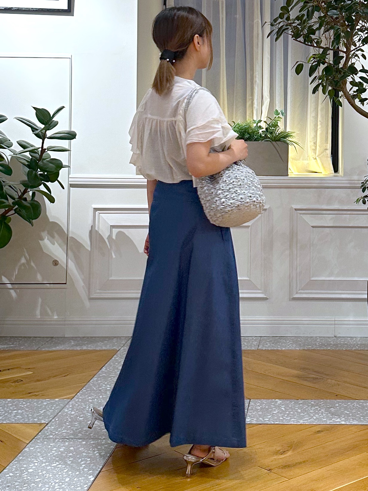なべこさんの「DRESSTERIOR｜コットンシルク ラッフルスリーブ ブラウス」を使ったコーディネート