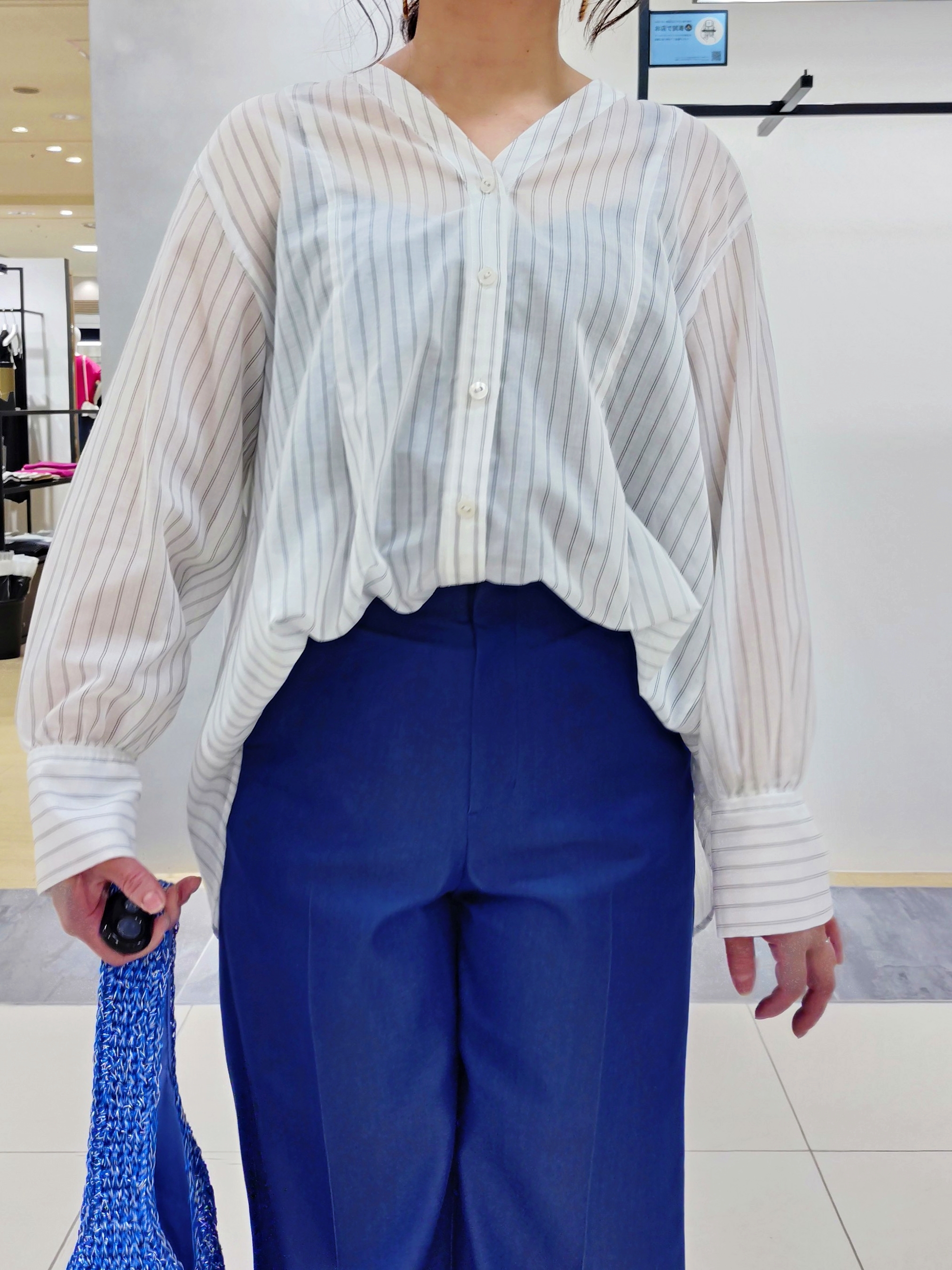 TOMOMIさんの「INDIVI｜【洗える／UVケア／SETUP可能】デニムライクワイドパンツ」を使ったコーディネート