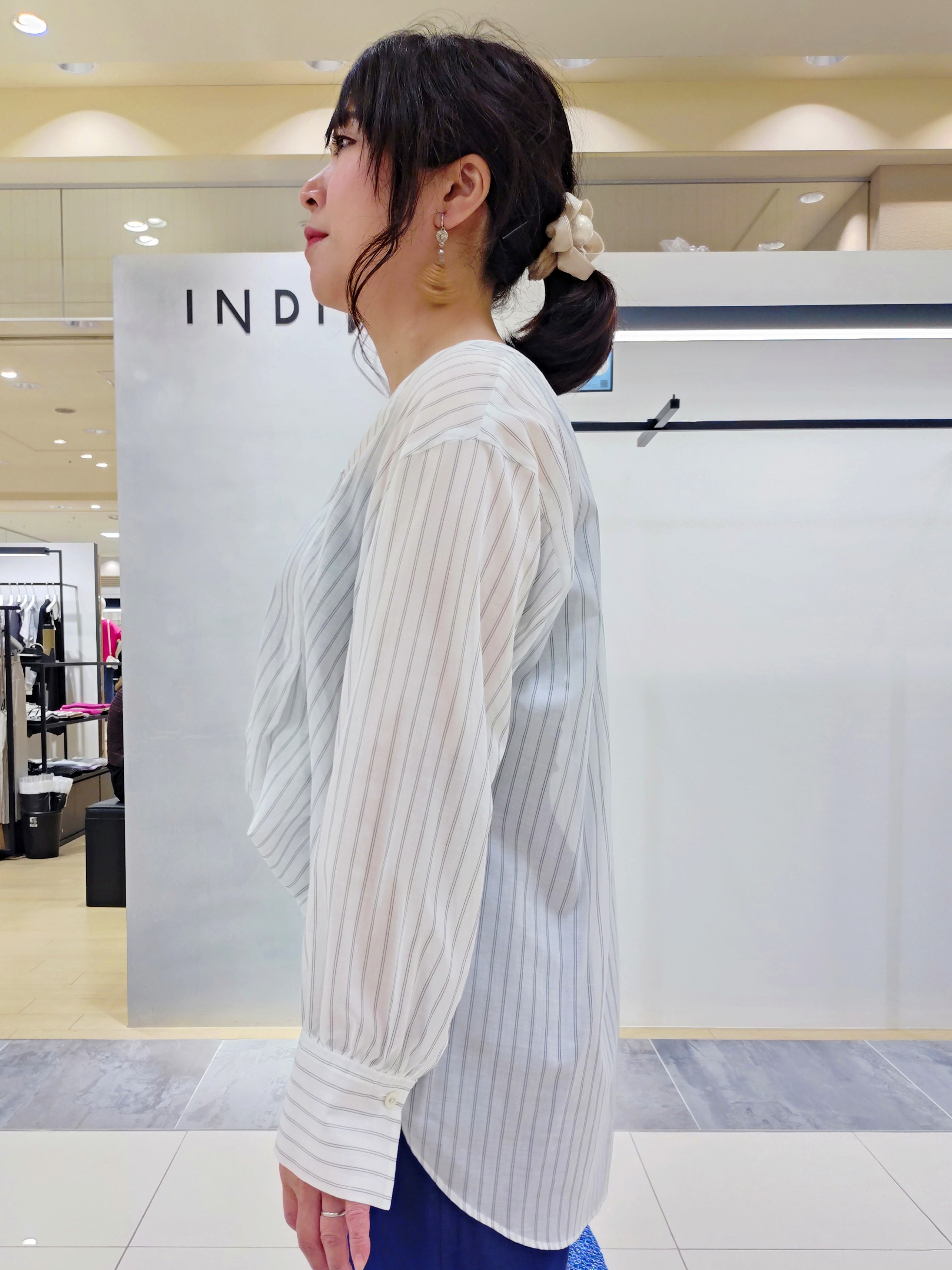 TOMOMIさんの「INDIVI｜【洗える／UVケア／SETUP可能】デニムライクワイドパンツ」を使ったコーディネート