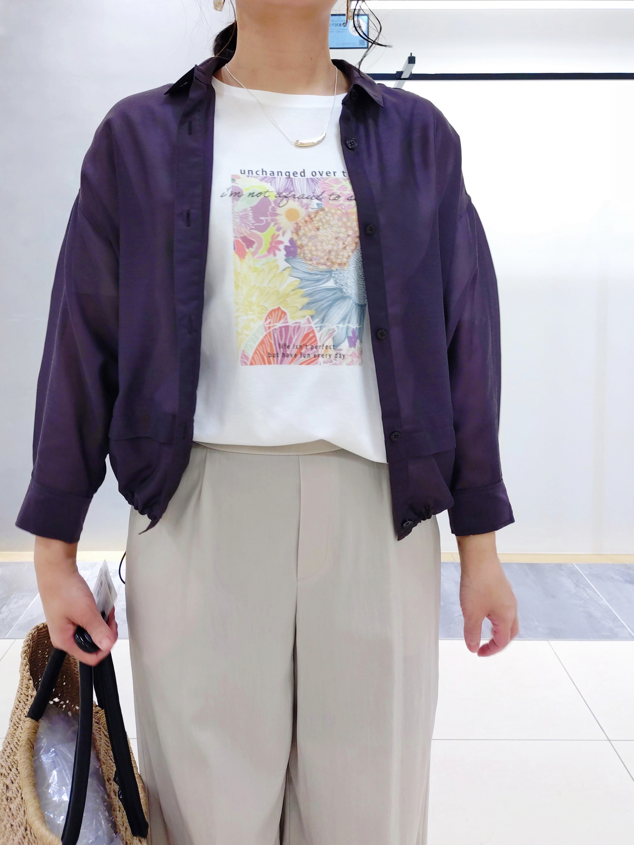 TOMOMIさんの「INDIVI｜【透かし編み】ペーパーヤーン バスケットバッグ」を使ったコーディネート