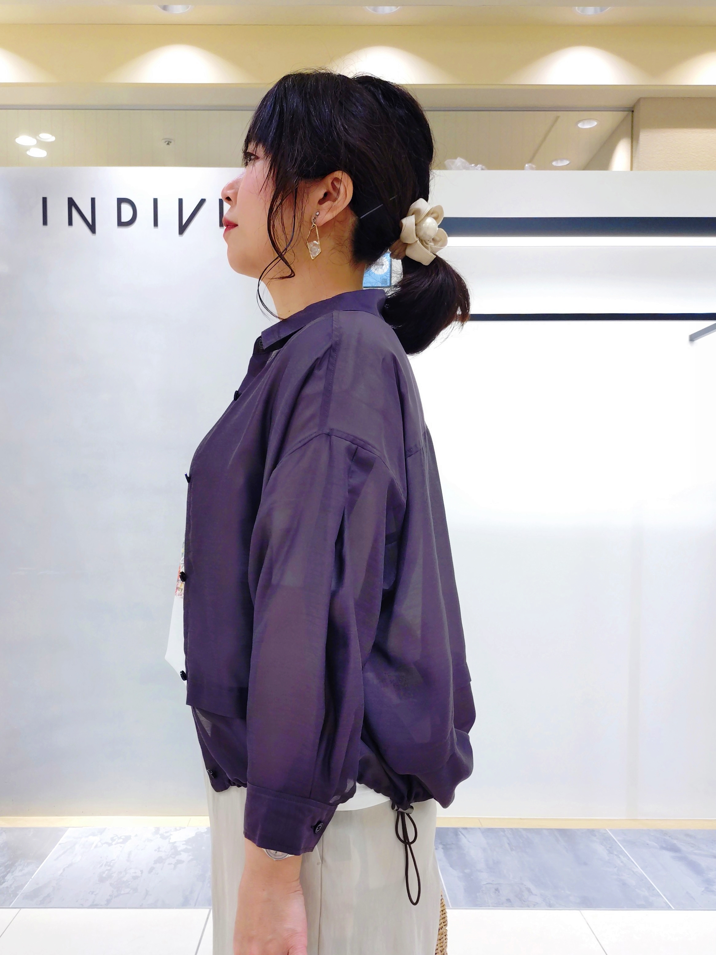 TOMOMIさんの「INDIVI｜【透かし編み】ペーパーヤーン バスケットバッグ」を使ったコーディネート